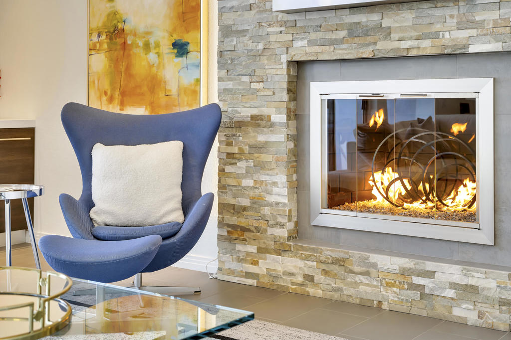 700 W Racquet Club Road