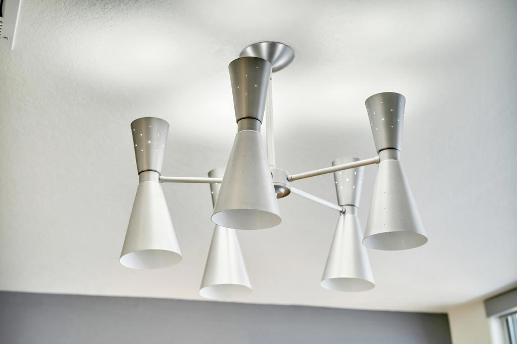 700 W Racquet Club Road