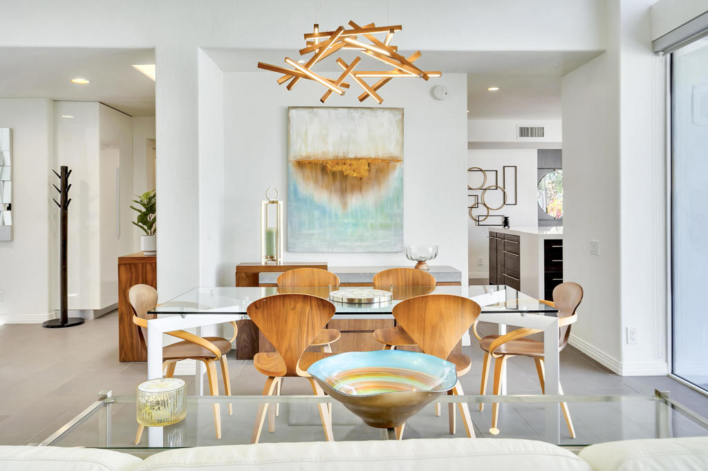 700 W Racquet Club Road