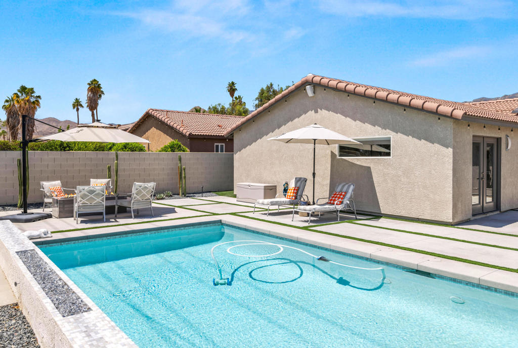 2144 Marguerite Street