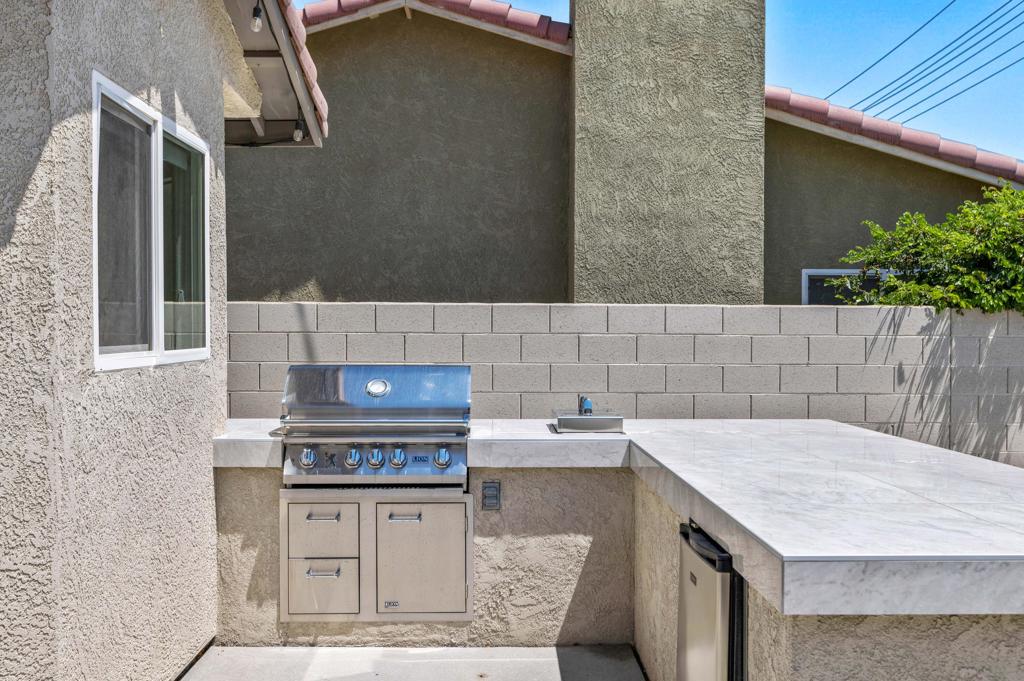 2144 Marguerite Street