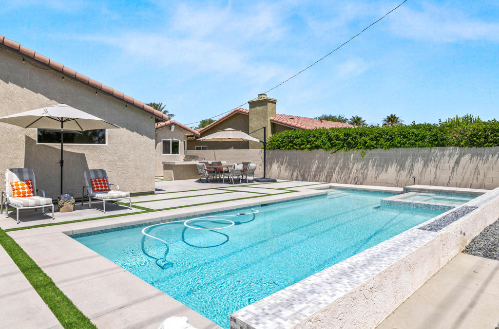 2144 Marguerite Street