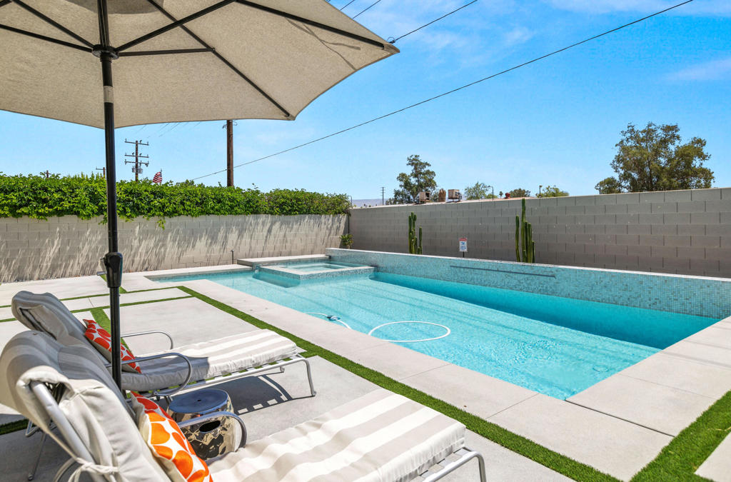 2144 Marguerite Street