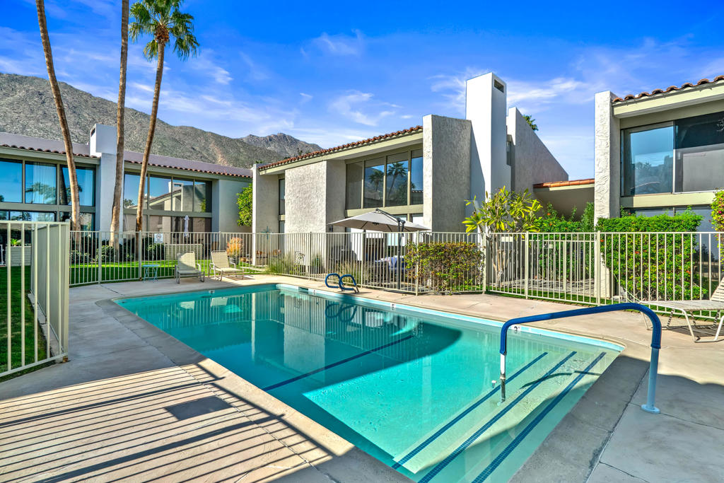 231 E La Verne Way #E