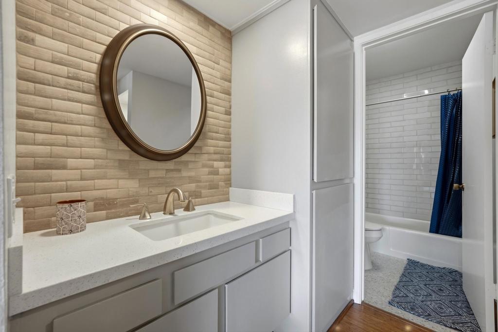 1415 N Sunrise Way 55