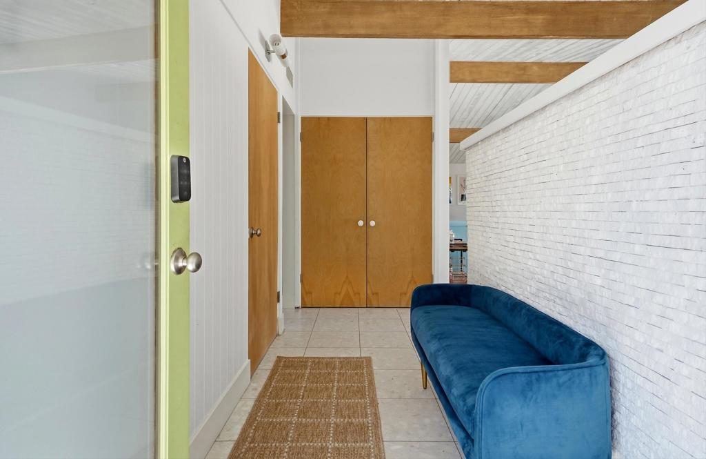 504 E Laurel Circle