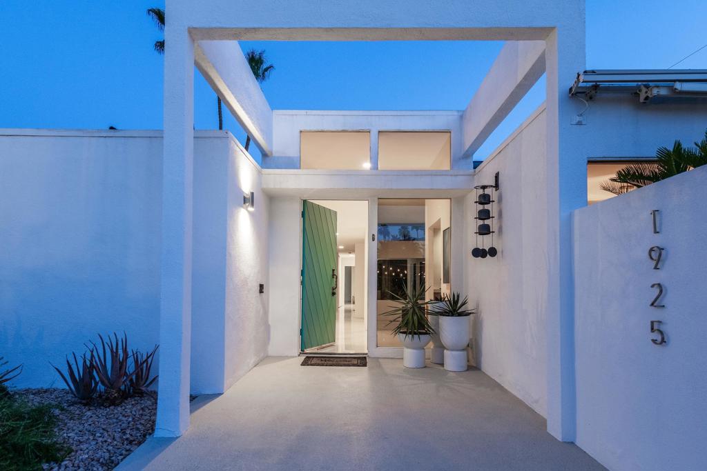 1925 S Joshua Tree Place