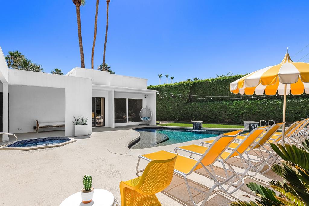 1925 S Joshua Tree Place