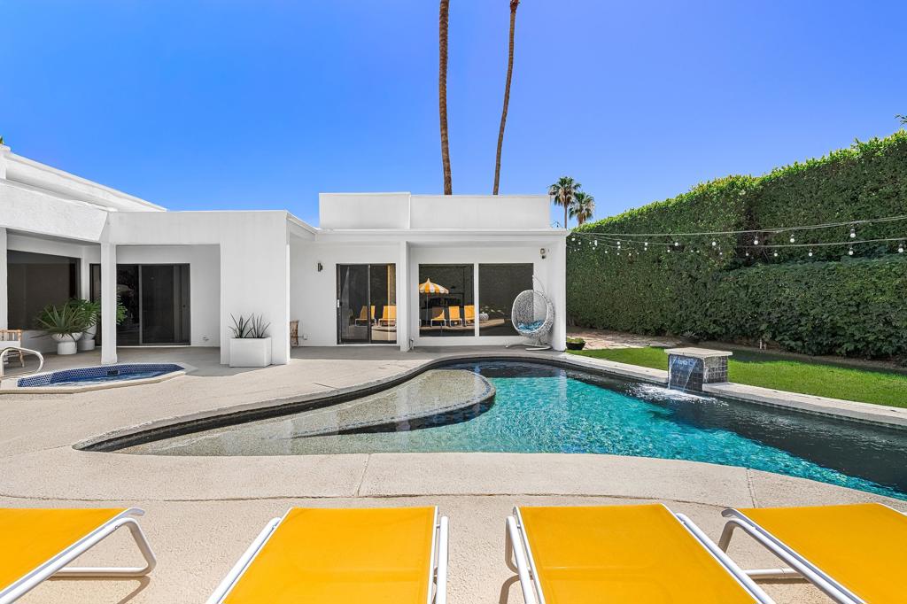 1925 S Joshua Tree Place