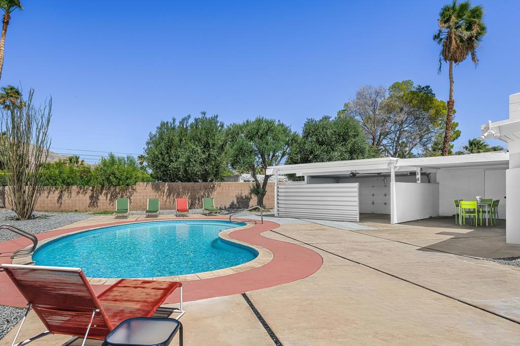 859 E Grace Circle