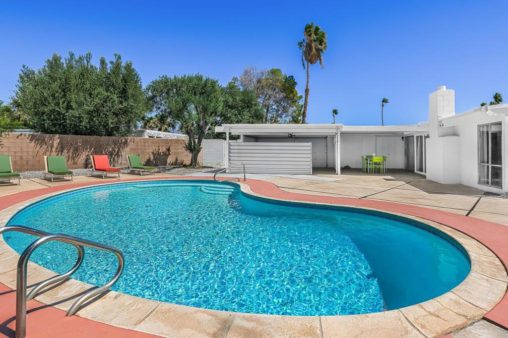 859 E Grace Circle