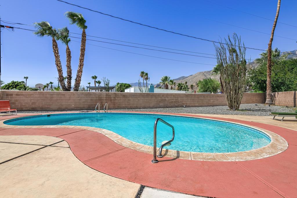 859 E Grace Circle
