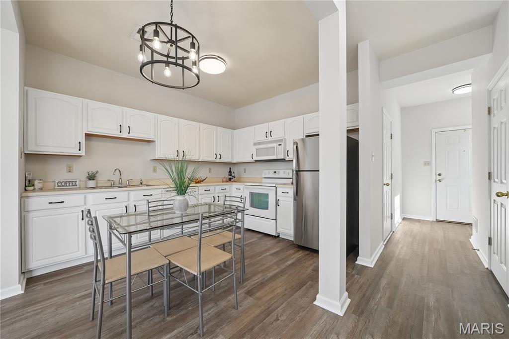 4887 Heritage Heights Circle