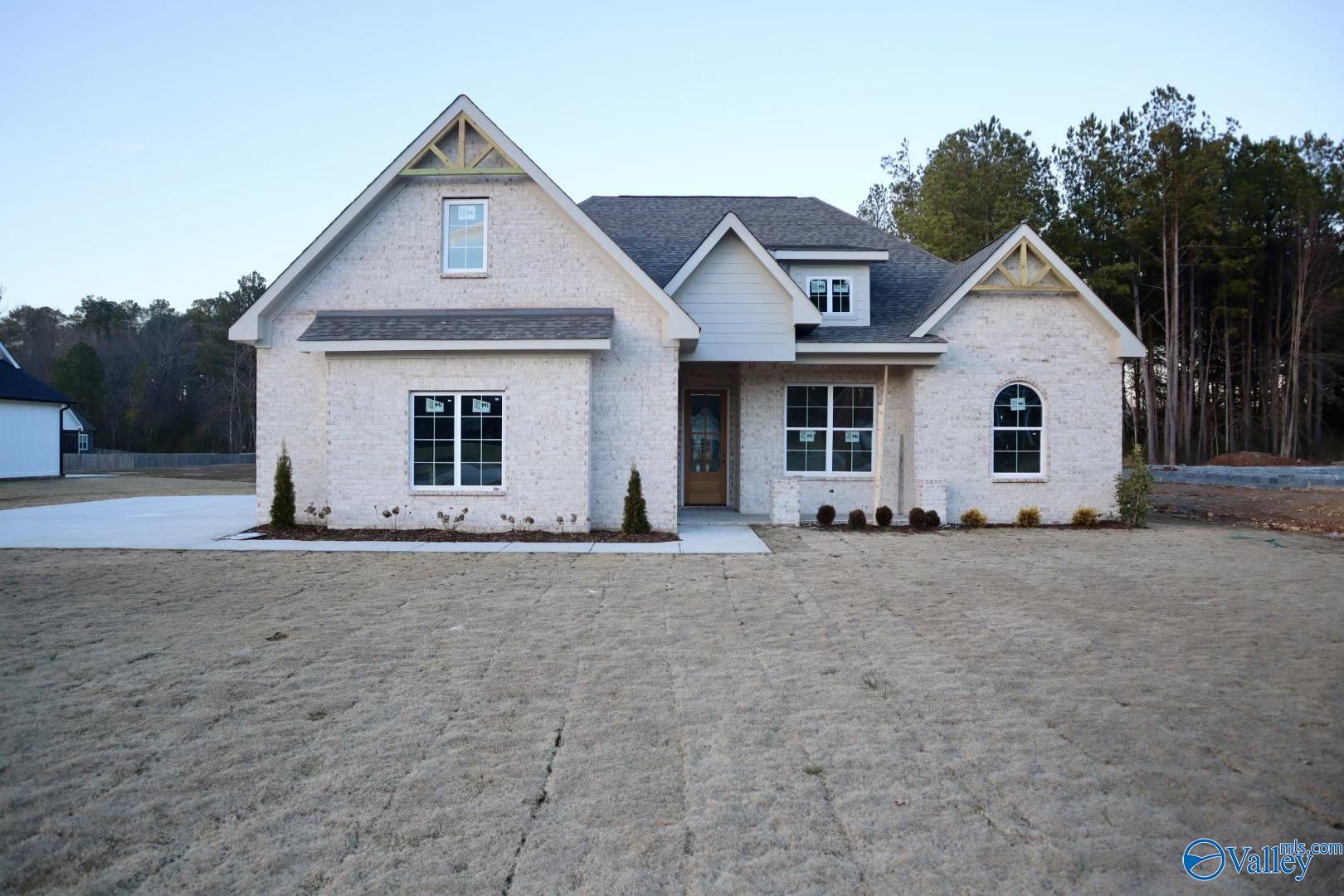 121 Spring Creek Cove