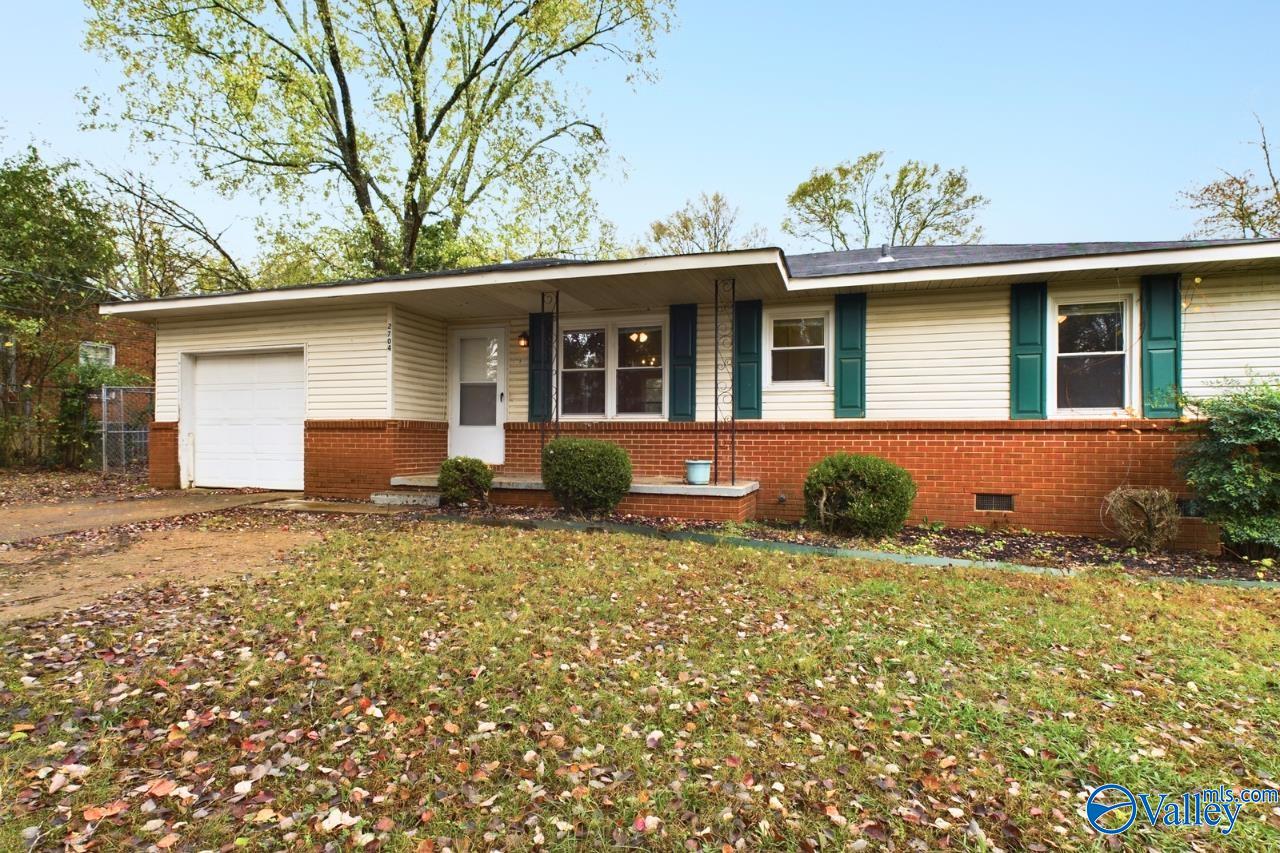 2704 Pinetree Lane NW