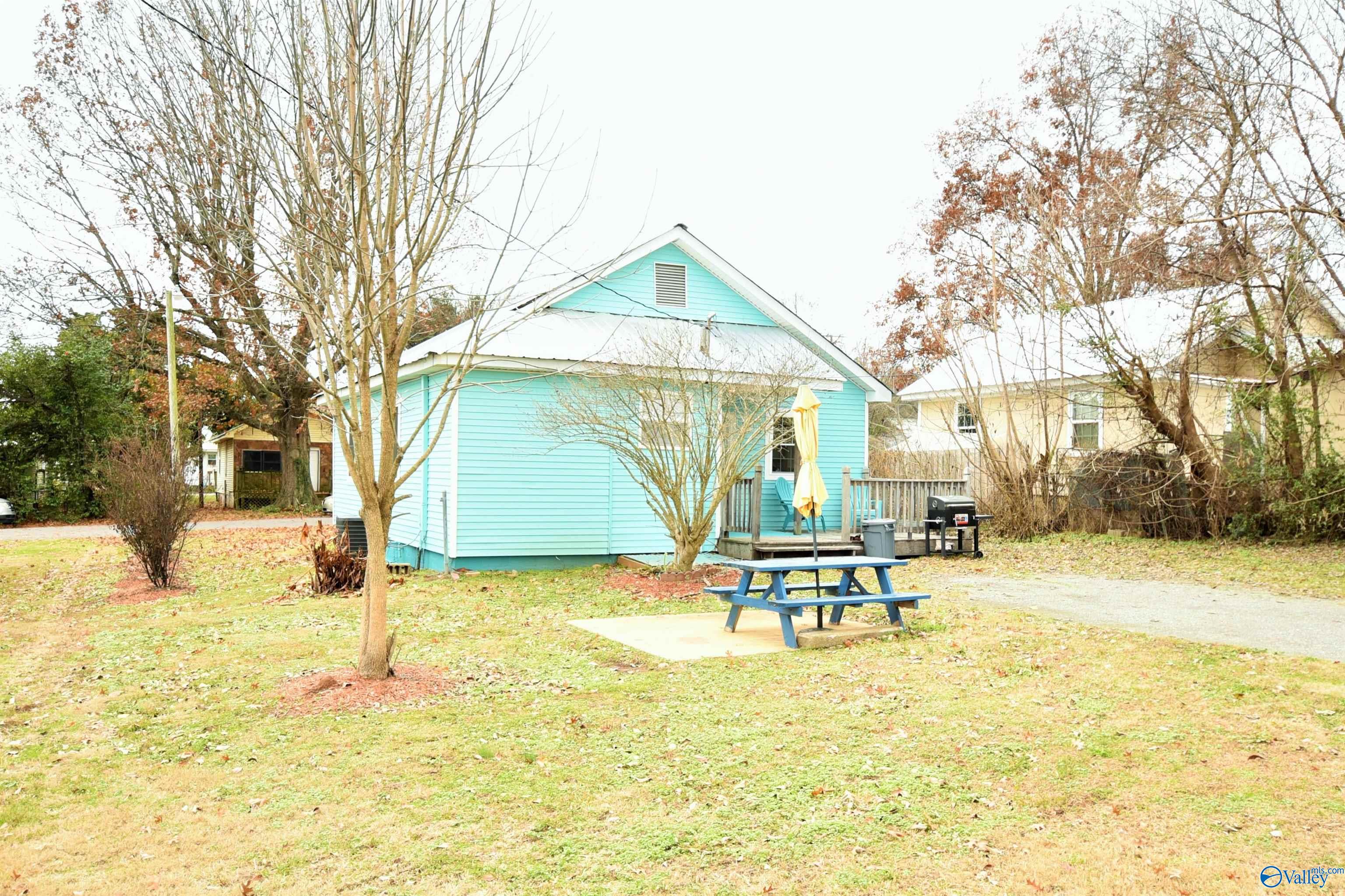 2404 Elm Street