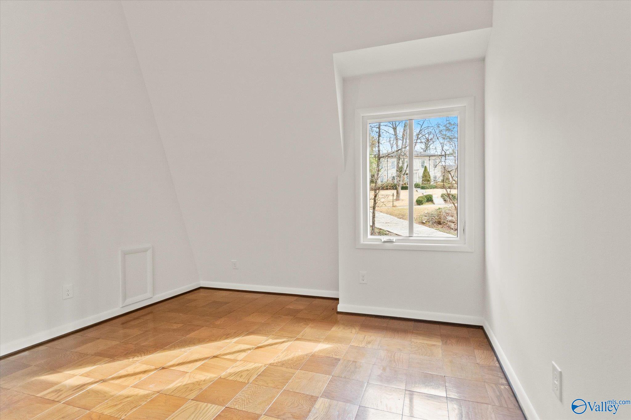 815 Tannahill Drive SE