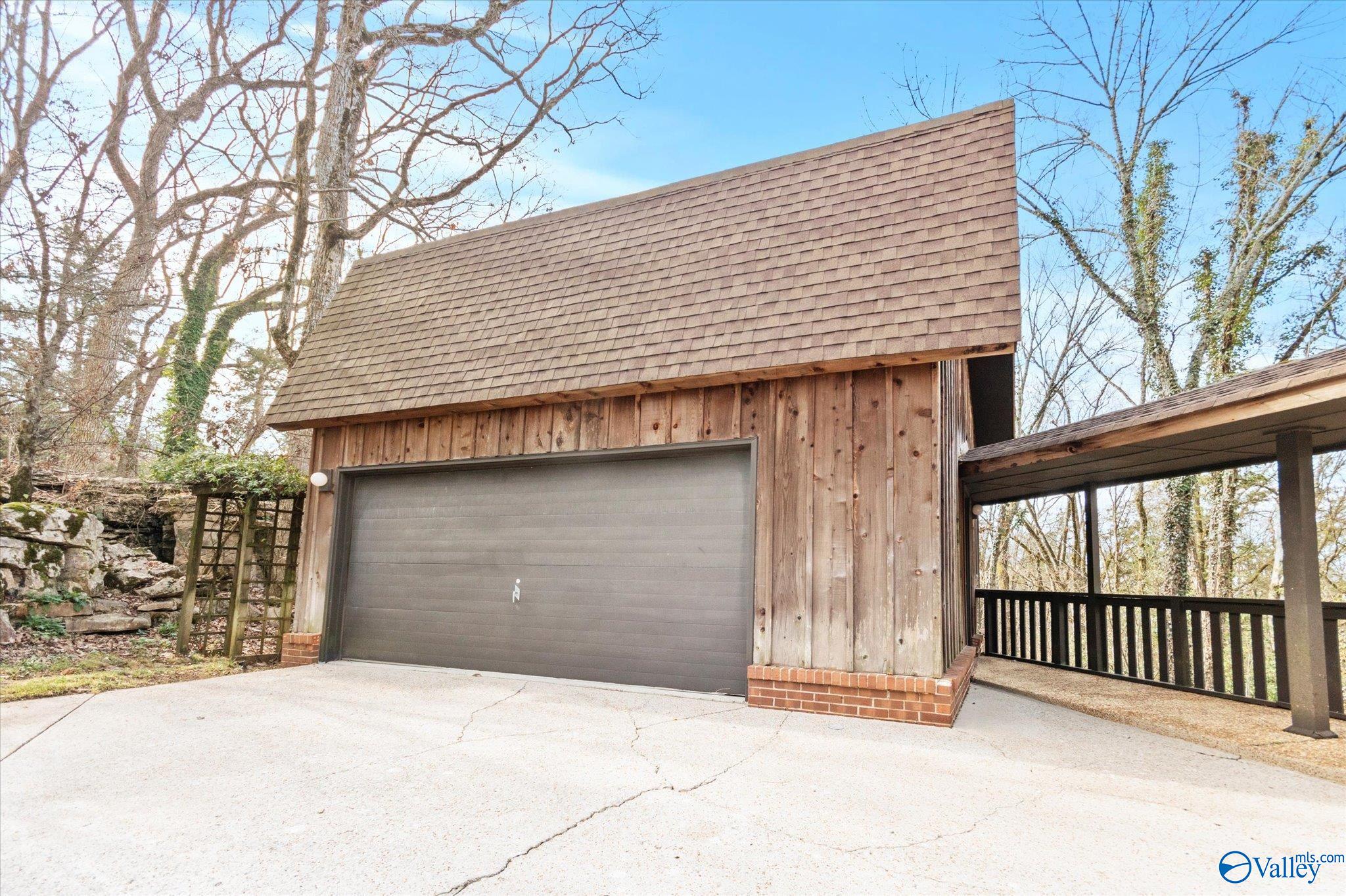 815 Tannahill Drive SE