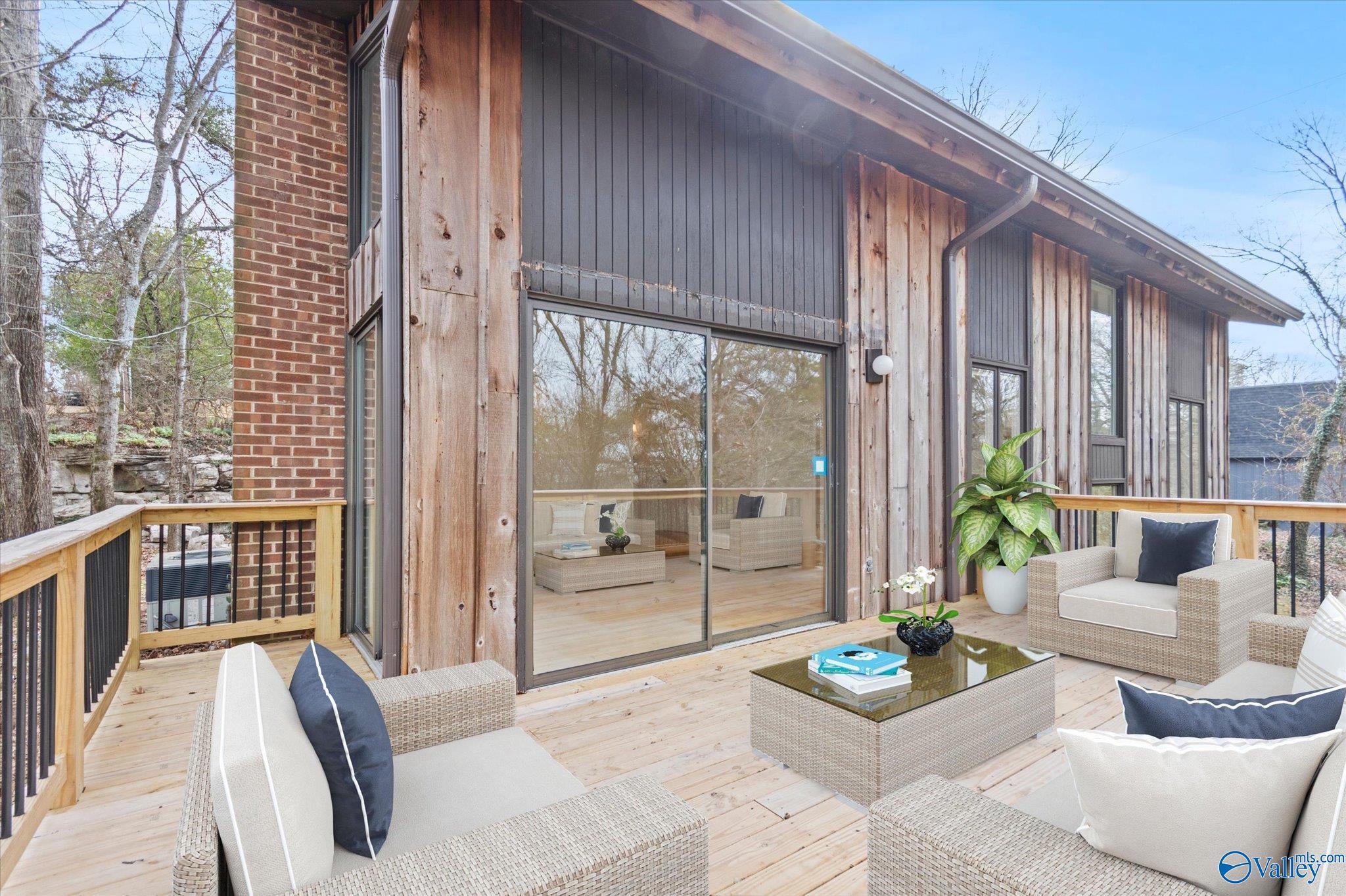 815 Tannahill Drive SE