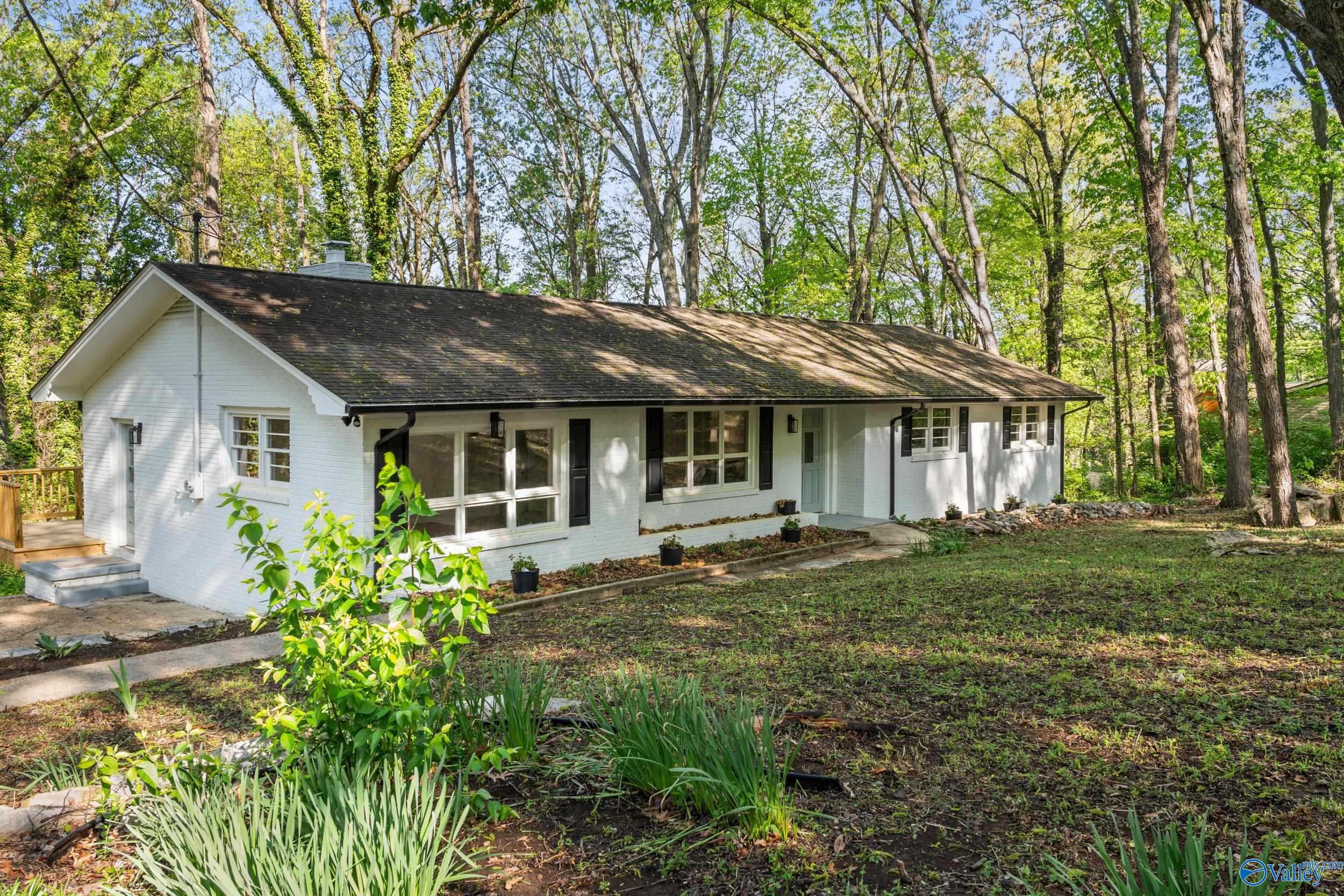 609 Bain Drive SE