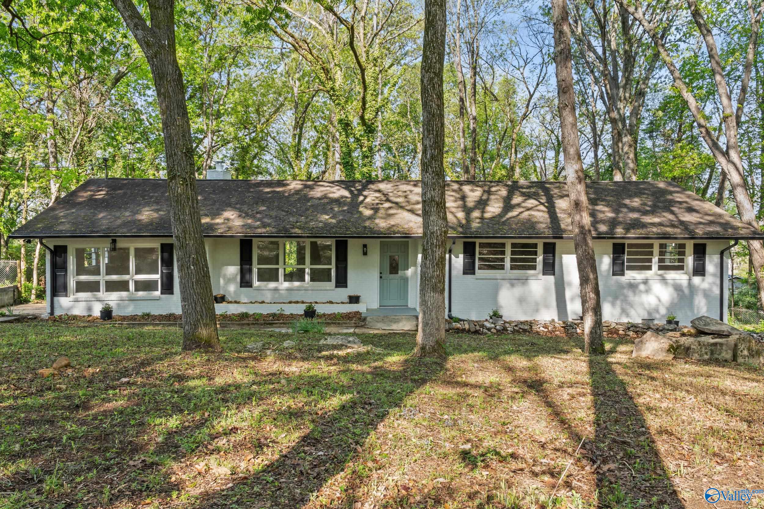 609 Bain Drive SE