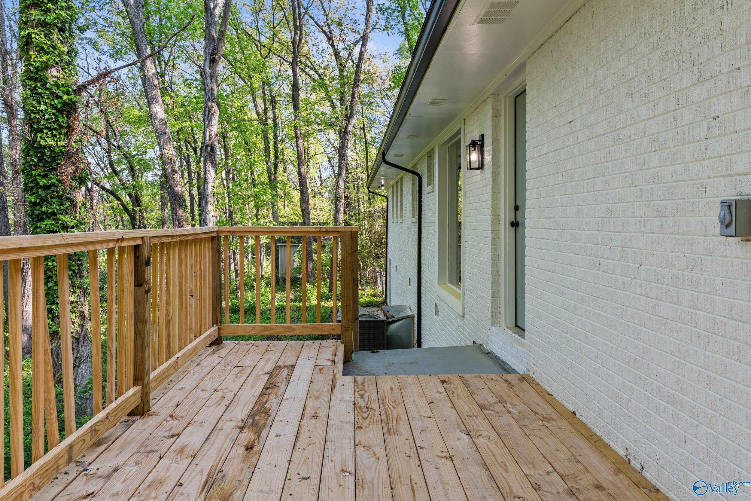 609 Bain Drive SE