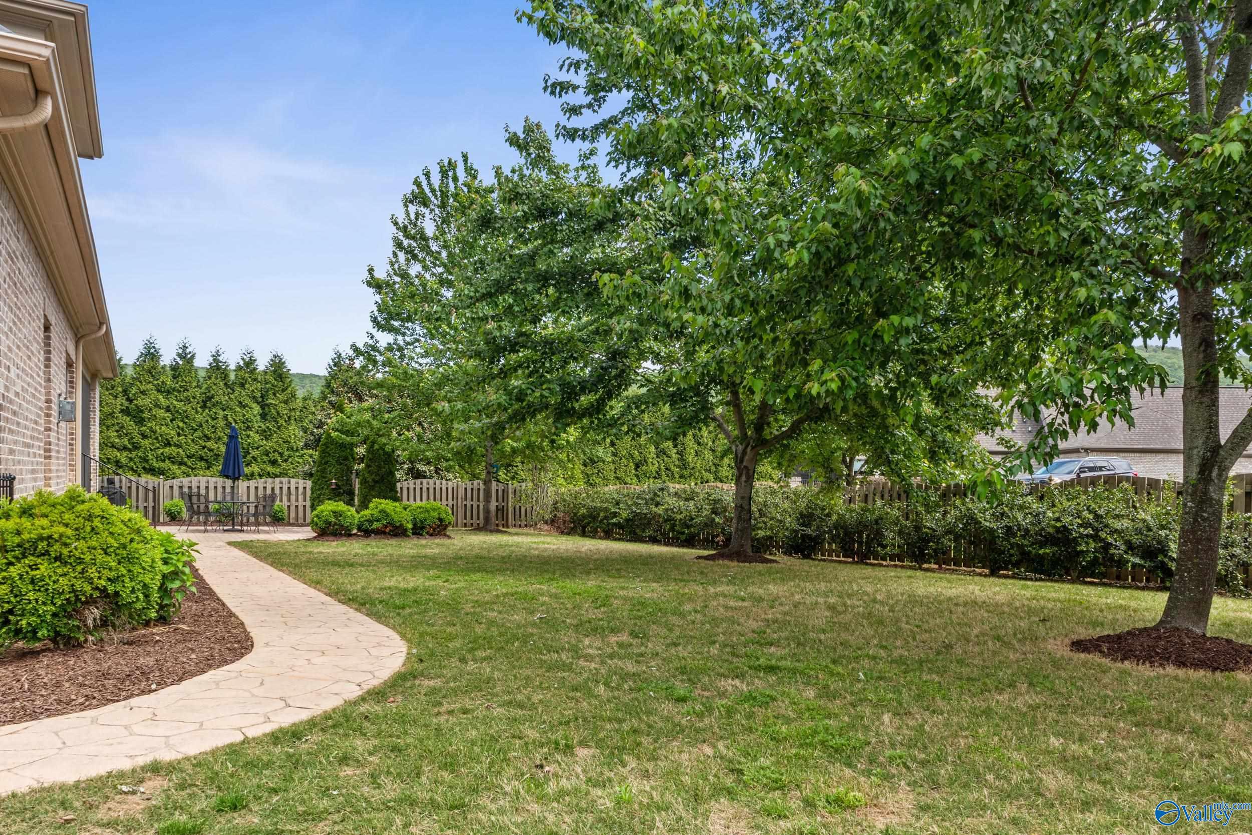 19 Legacy Oaks Place SE