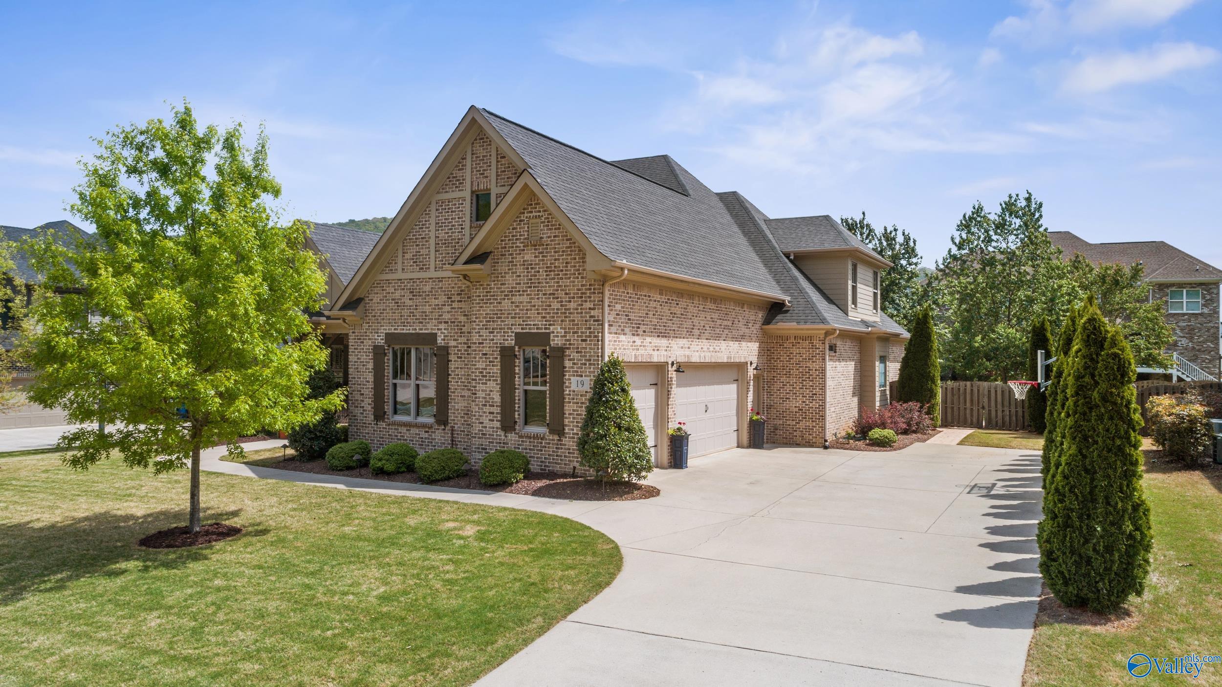 19 Legacy Oaks Place SE