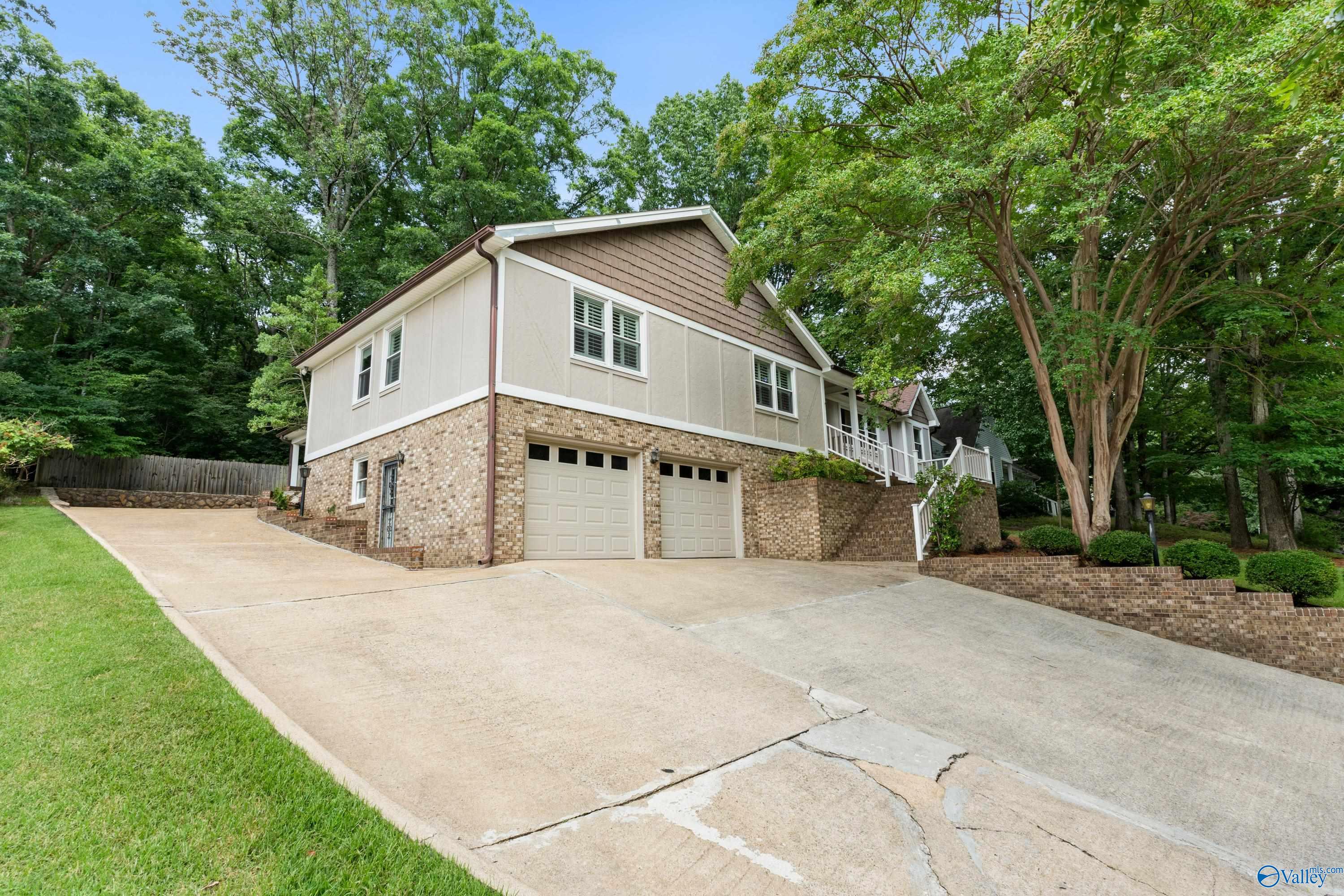 2006 Joseph Circle NE