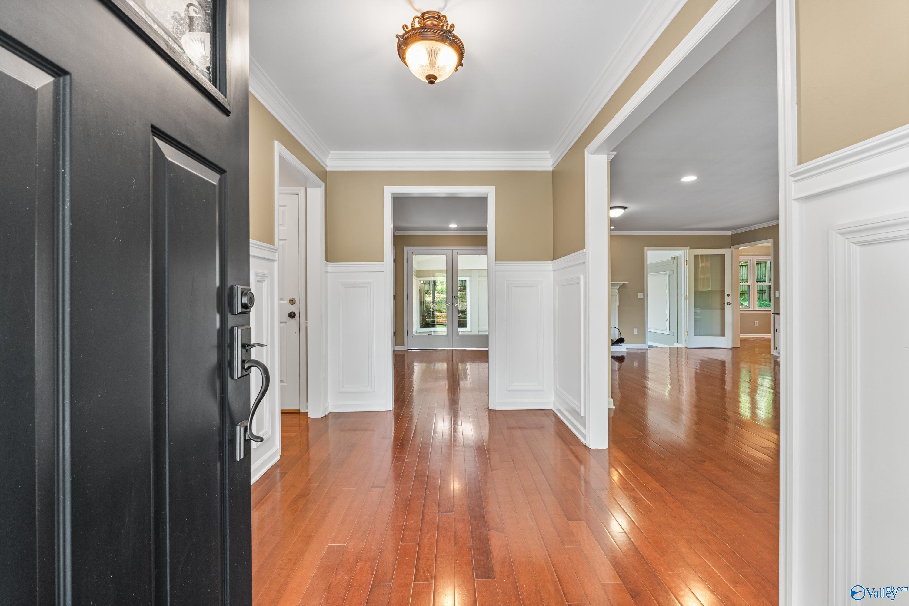 2006 Joseph Circle NE