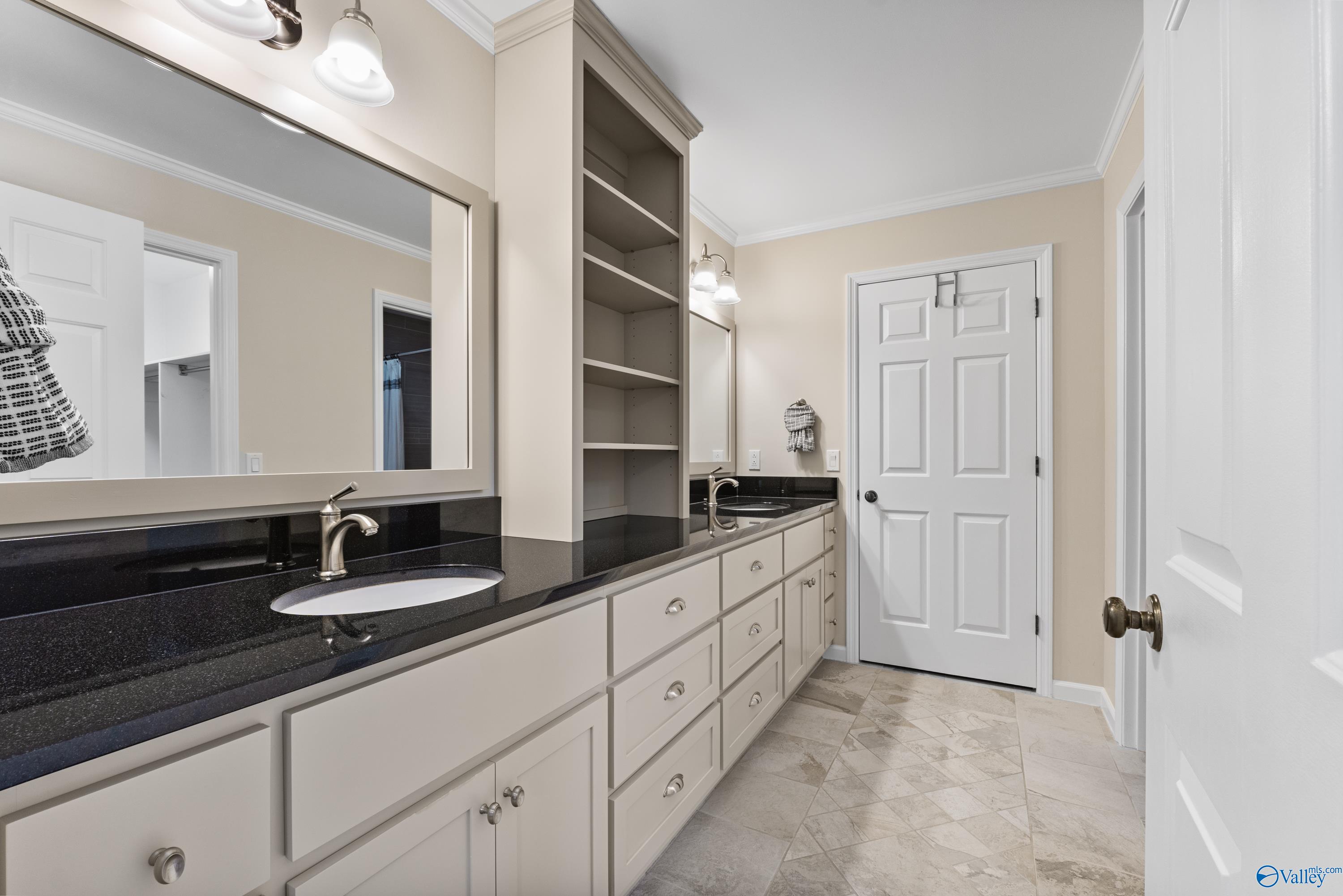 2006 Joseph Circle NE