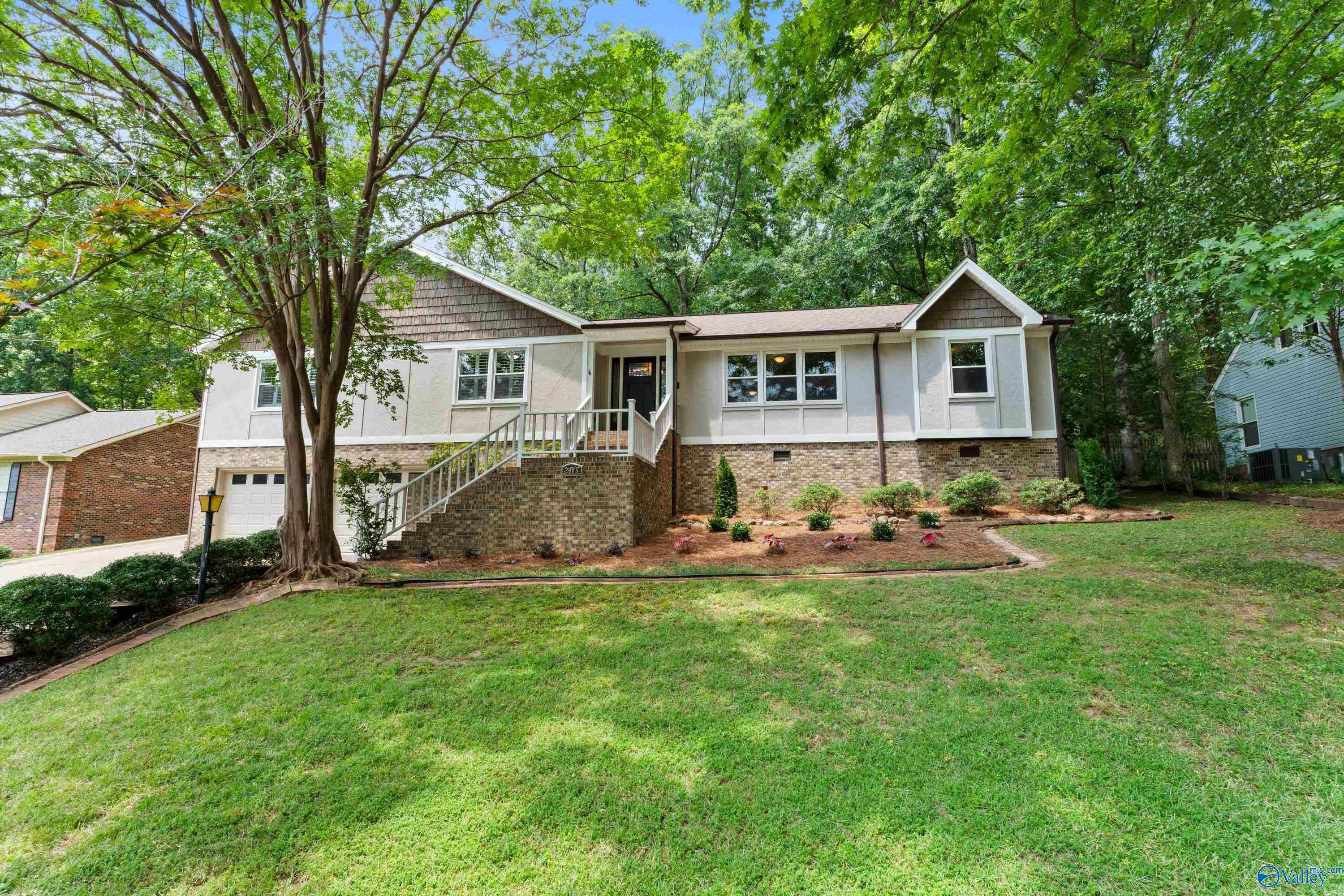 2006 Joseph Circle NE