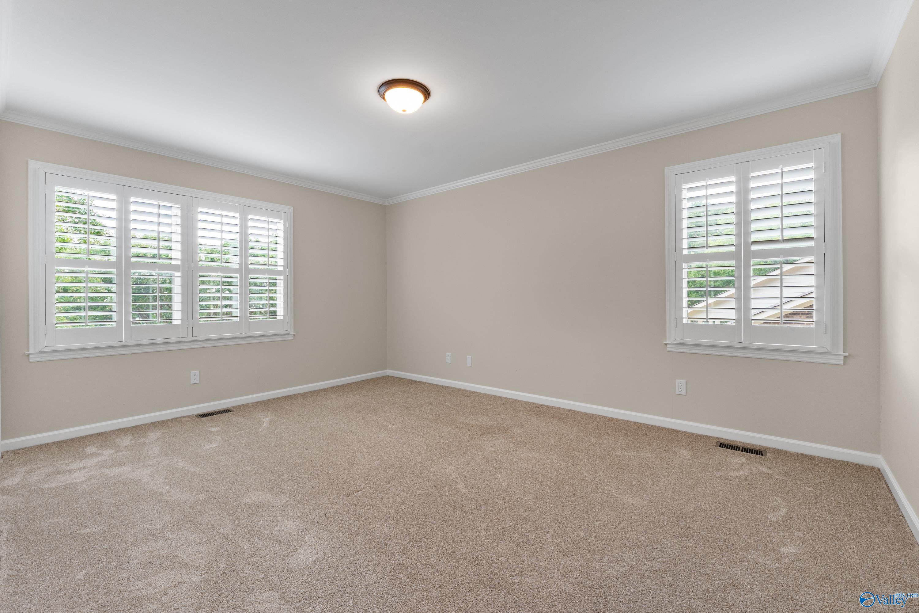 2006 Joseph Circle NE