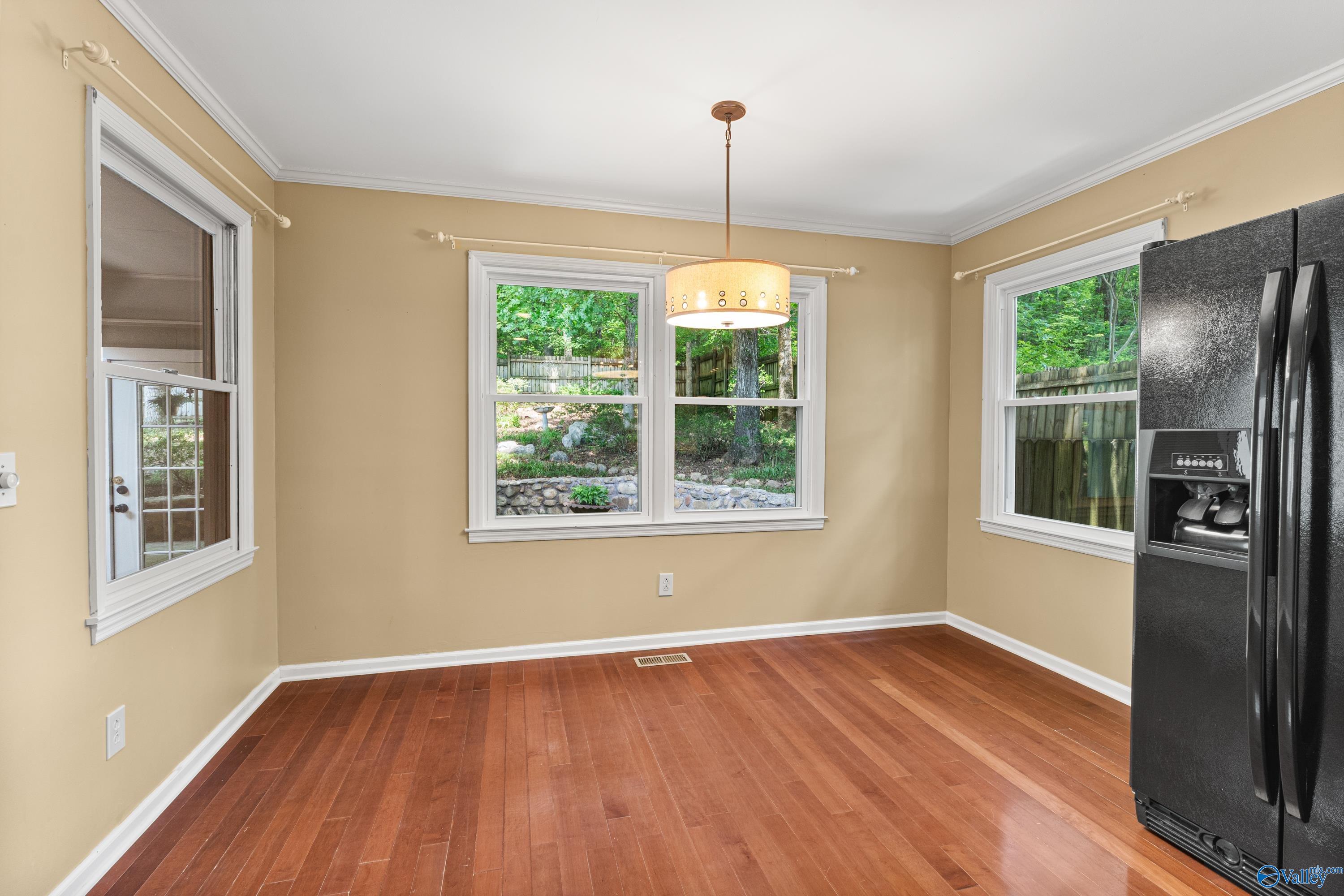2006 Joseph Circle NE