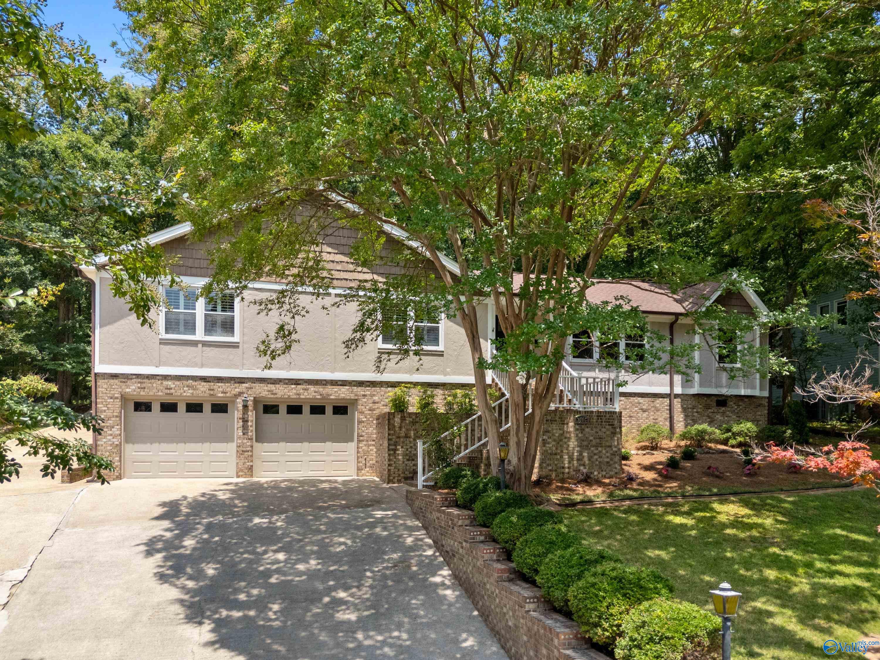 2006 Joseph Circle NE