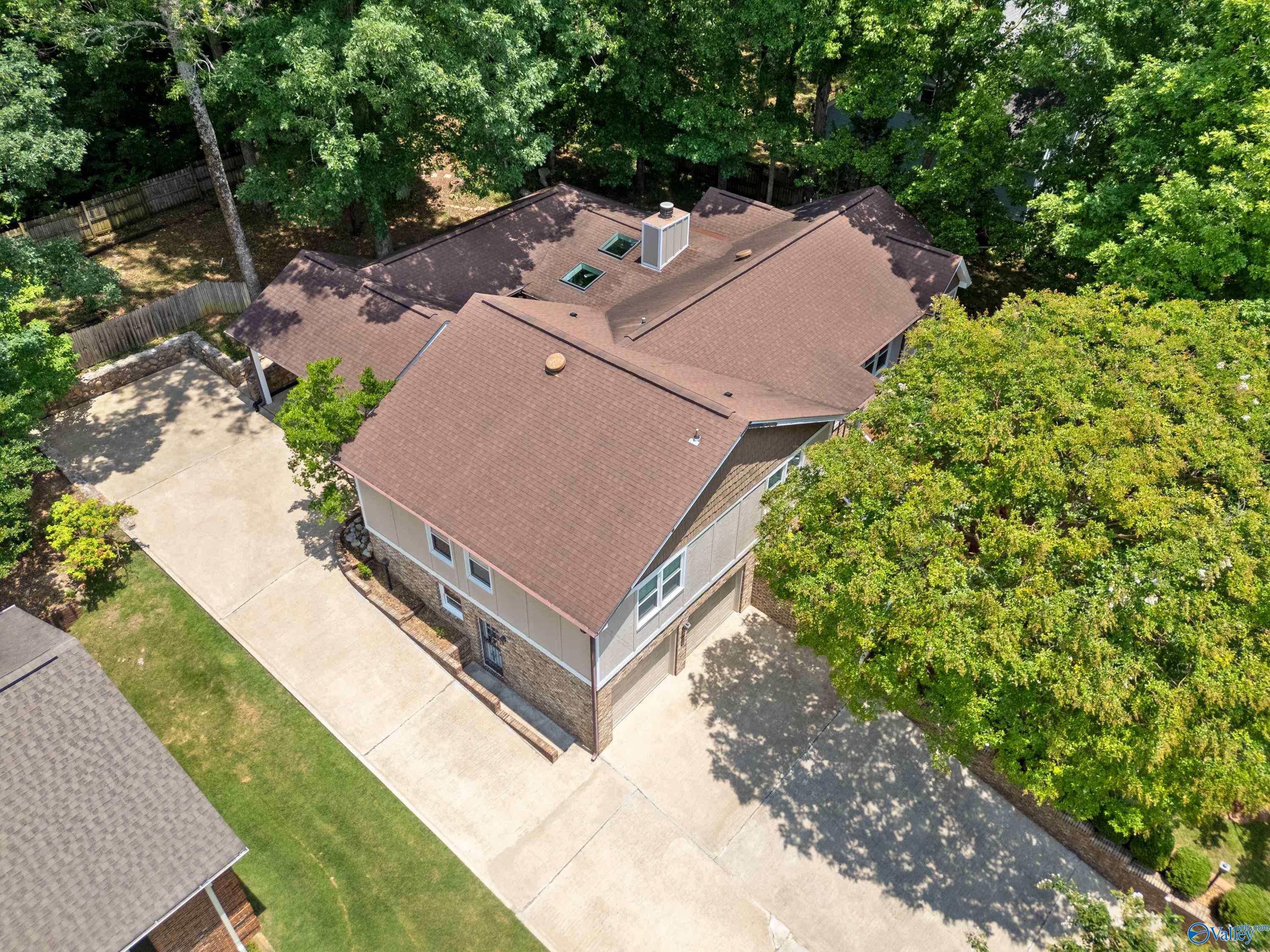 2006 Joseph Circle NE