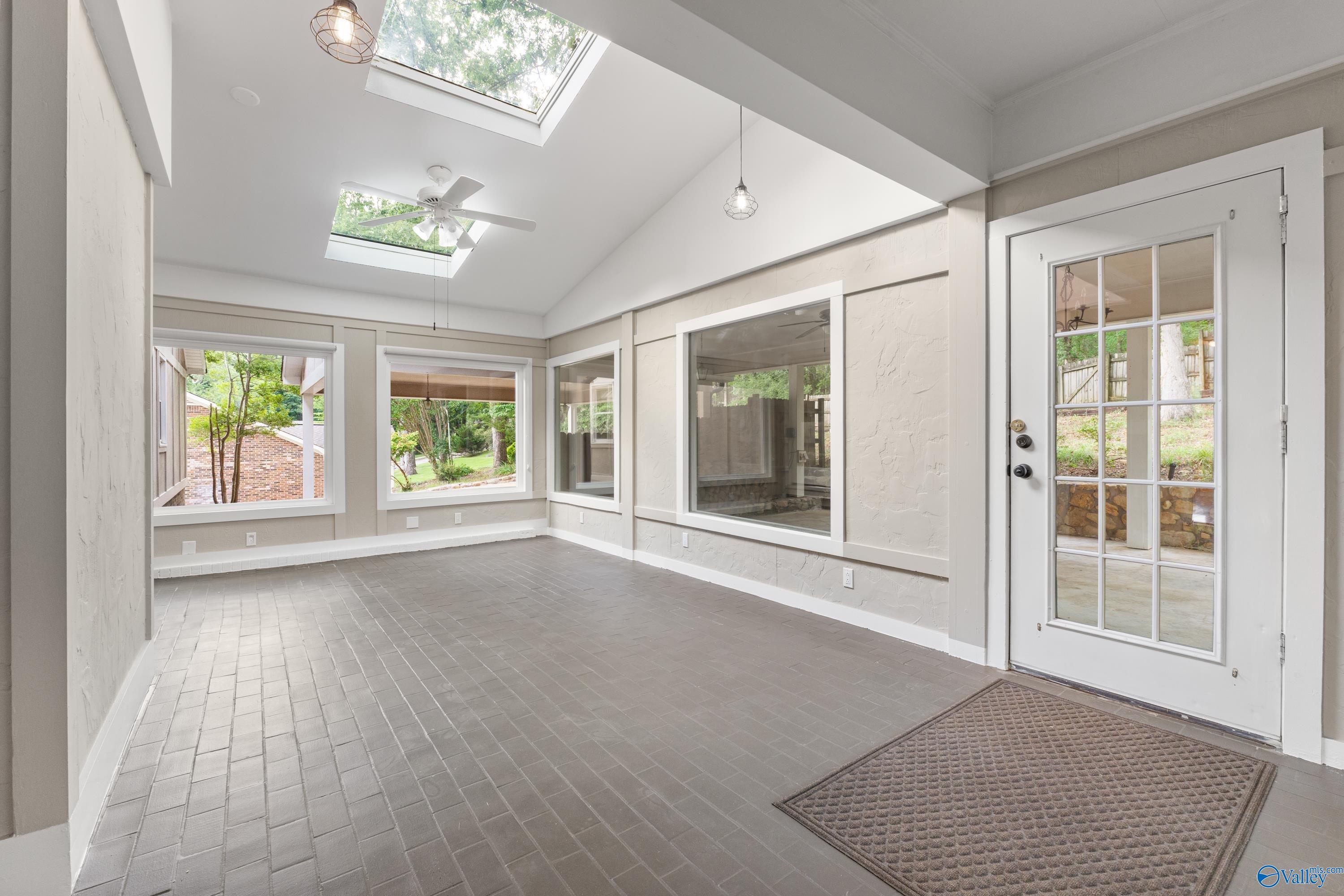 2006 Joseph Circle NE