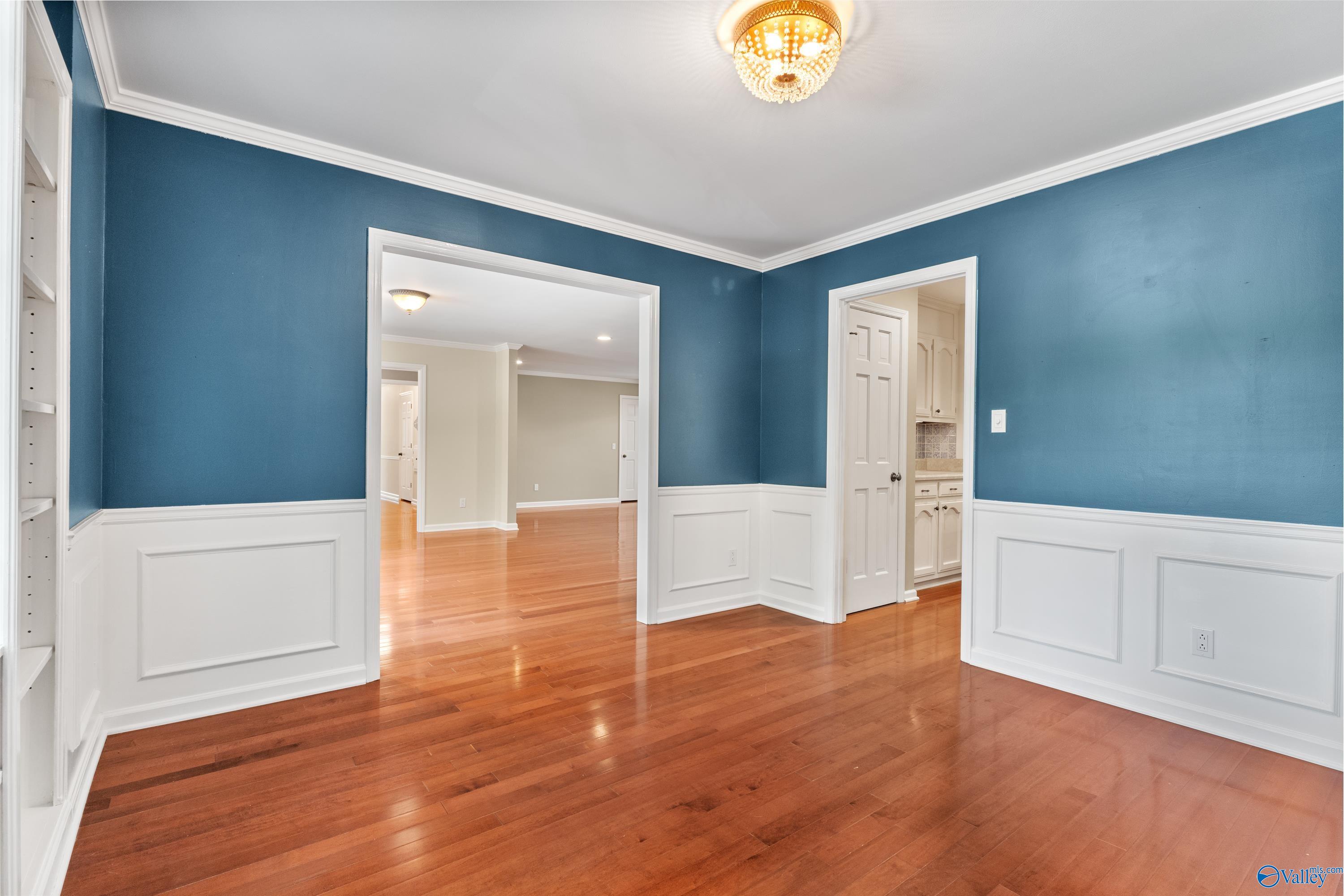 2006 Joseph Circle NE