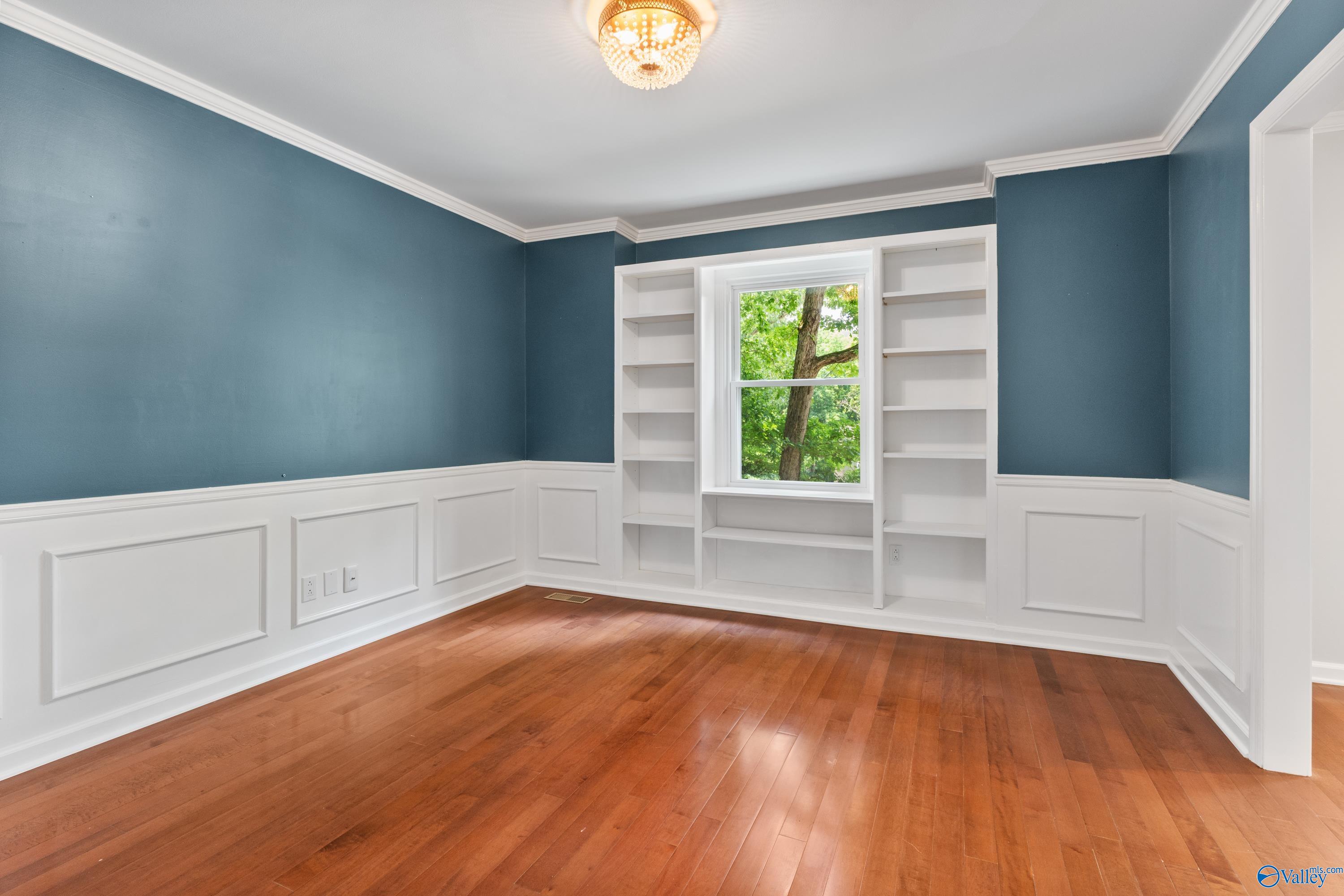 2006 Joseph Circle NE