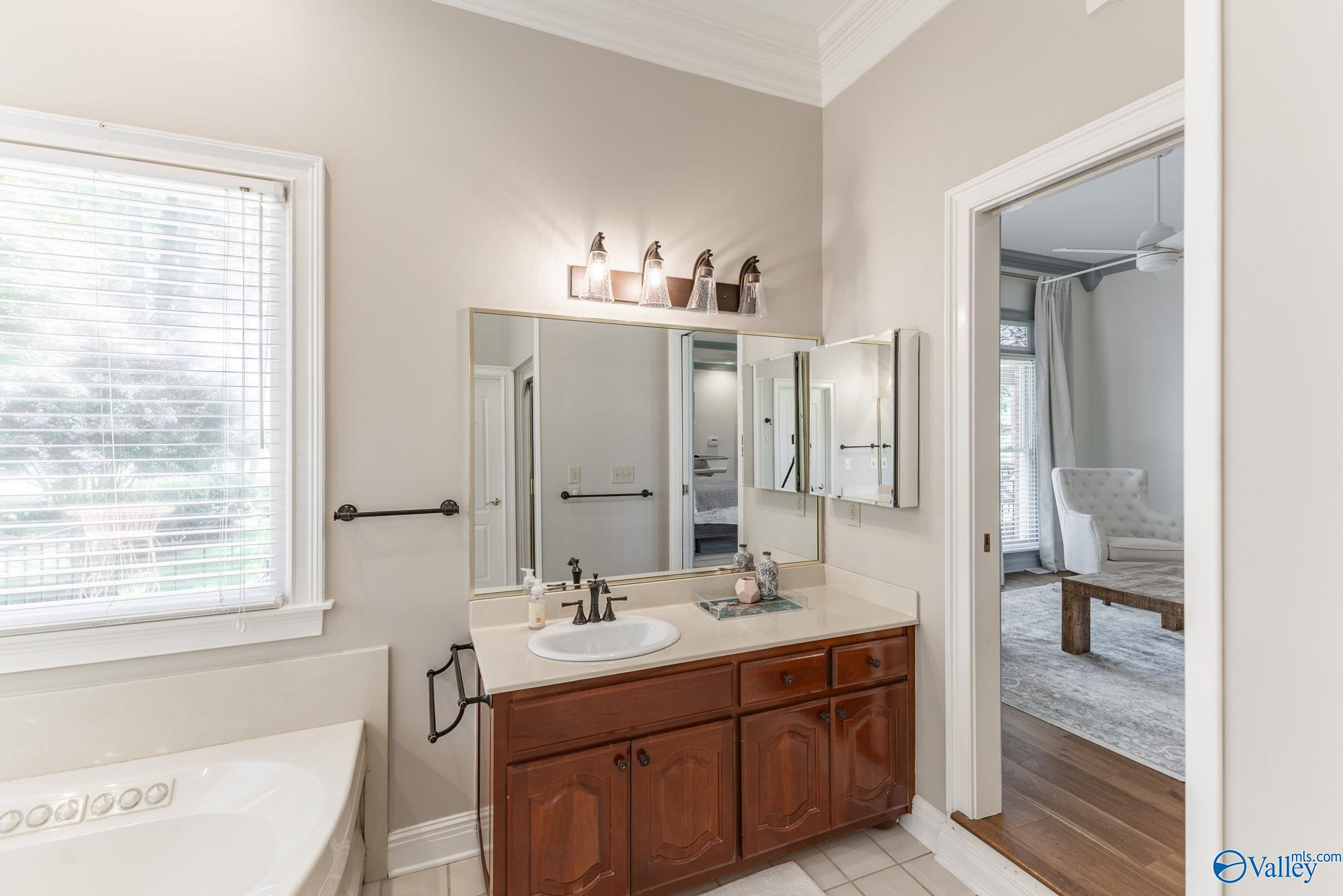 3023 Hampton Cove Way SE