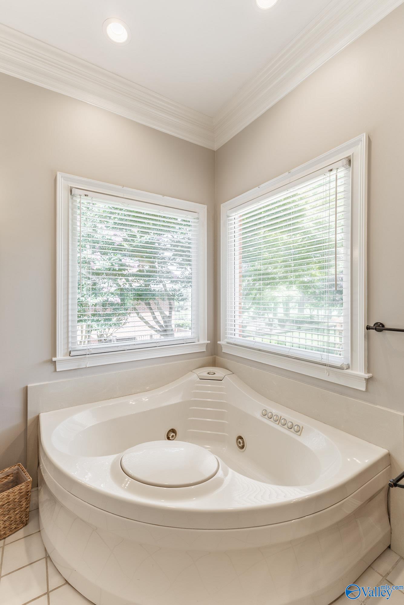 3023 Hampton Cove Way SE