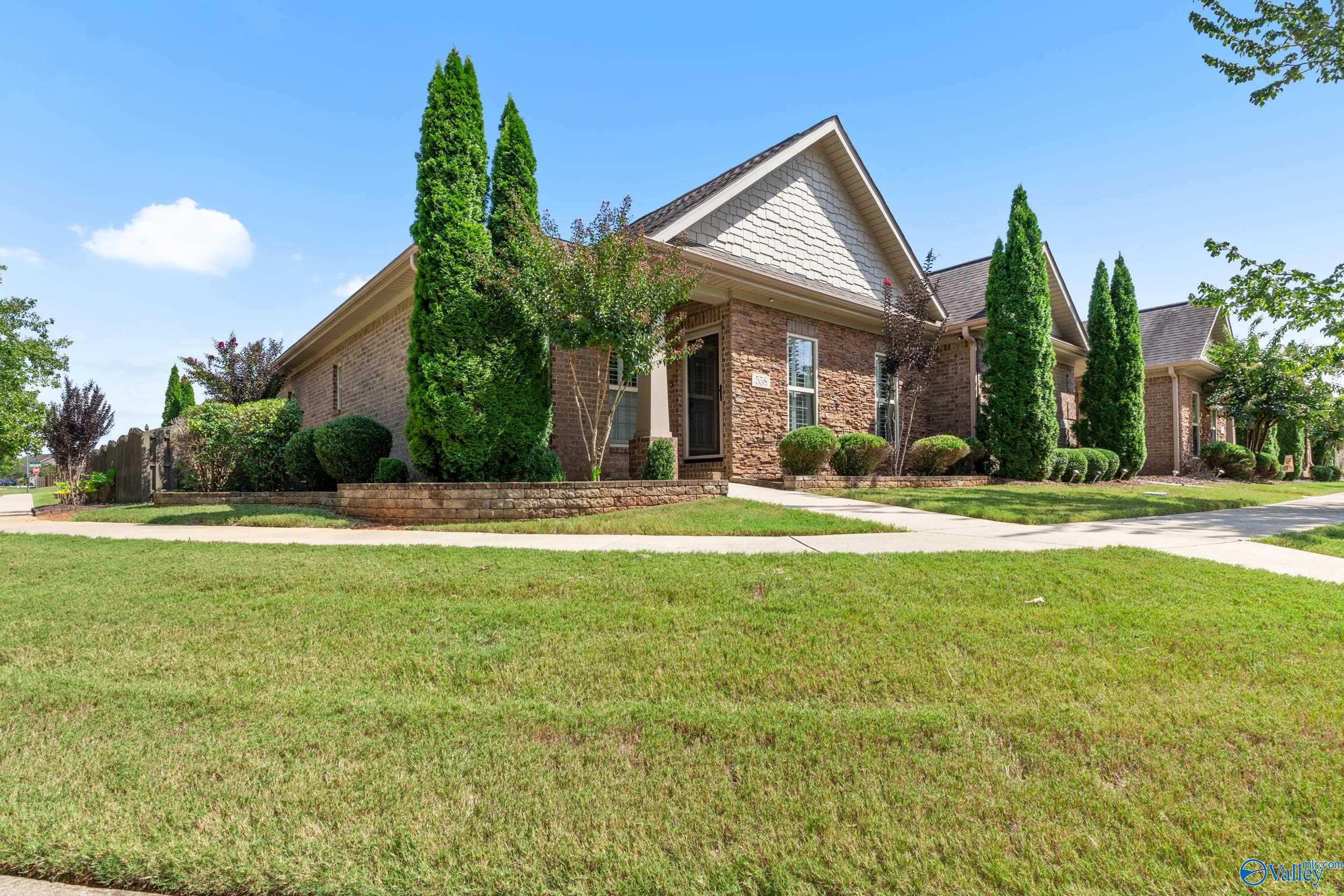 558 West Mossyleaf Drive SW