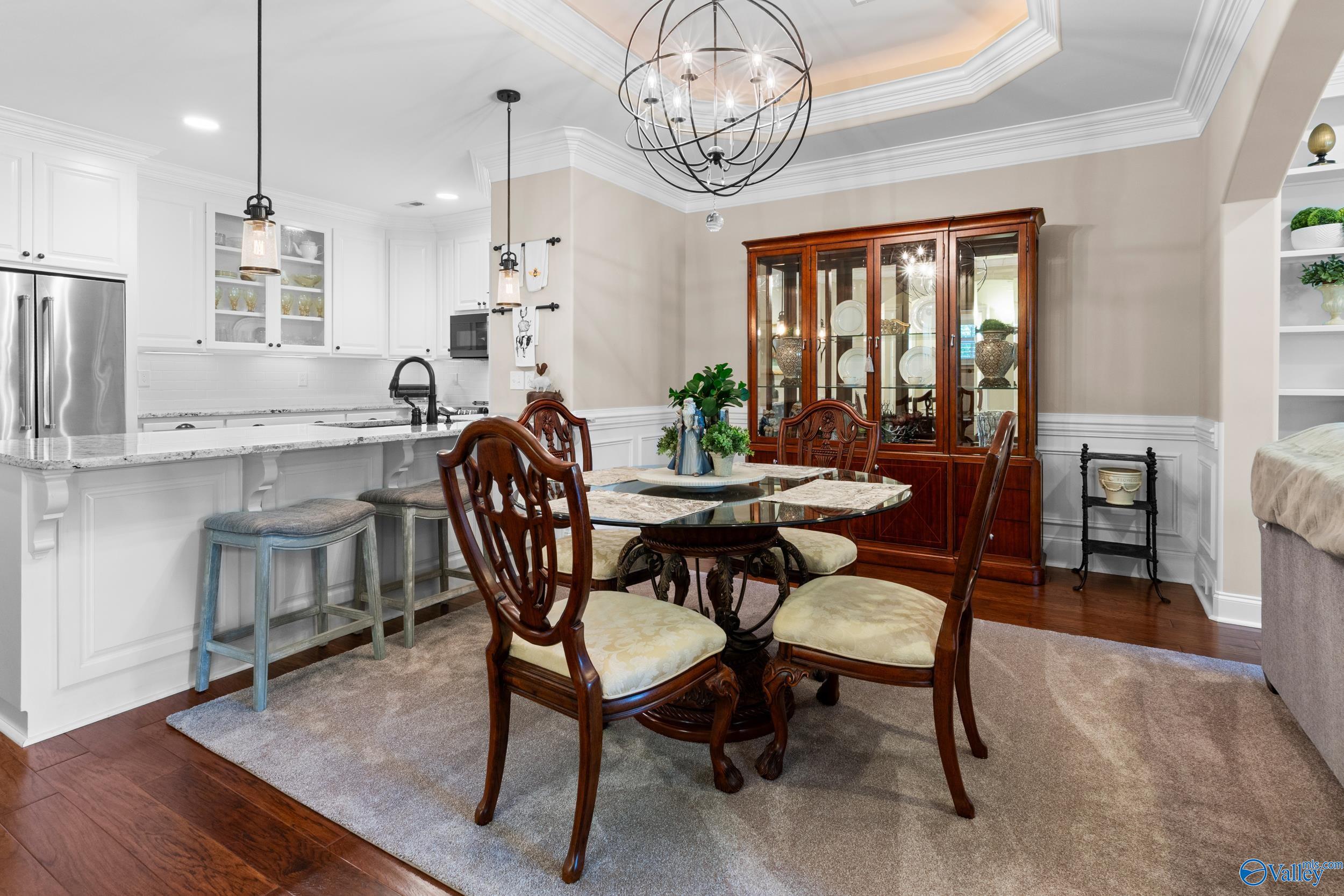 558 West Mossyleaf Drive SW