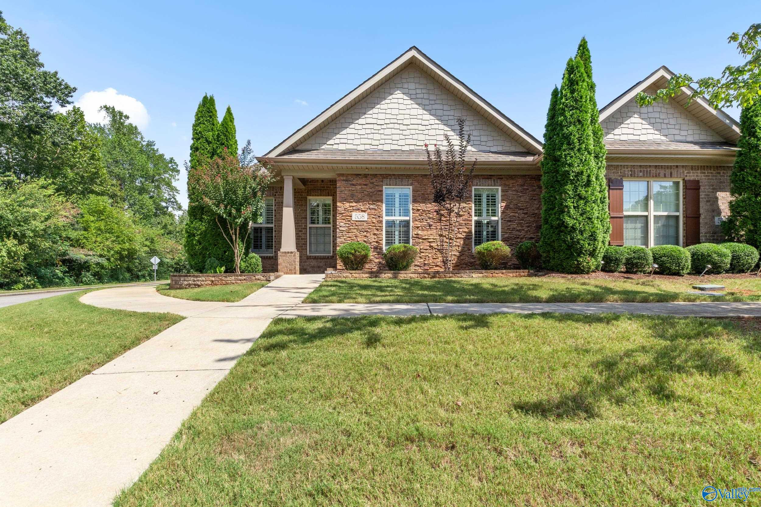 558 West Mossyleaf Drive SW