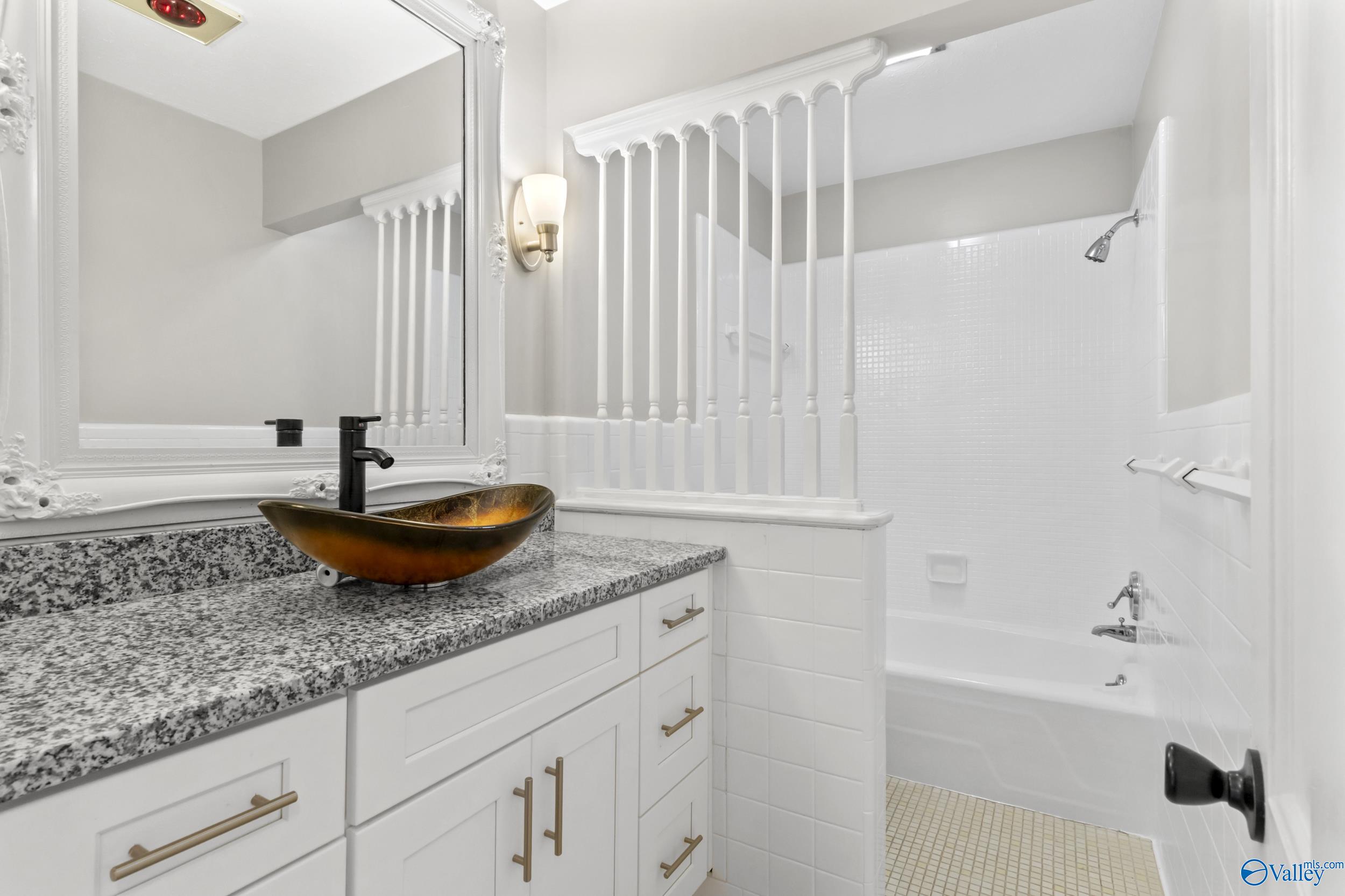 2101 Shades Crest Road SE