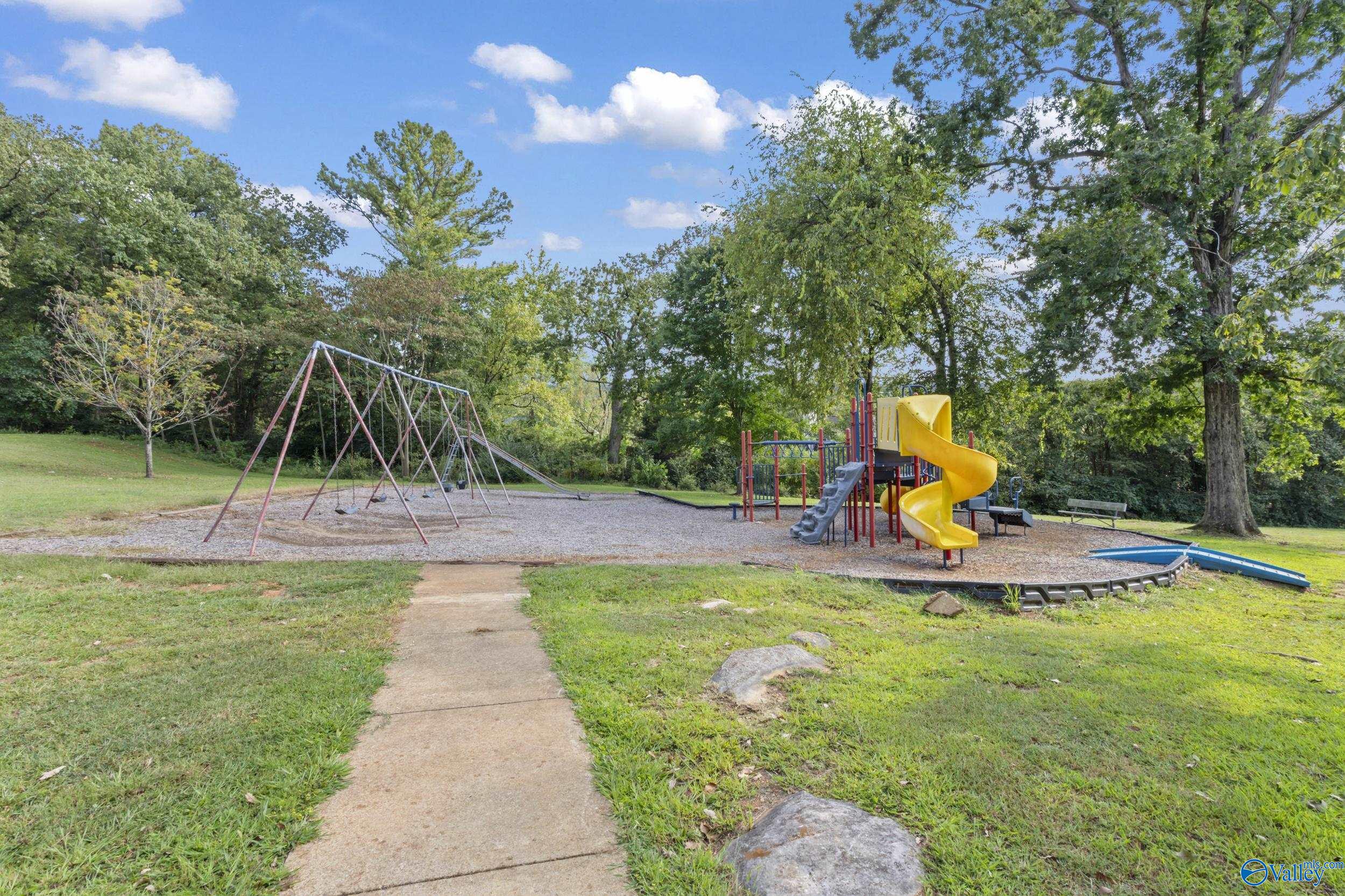 2101 Shades Crest Road SE