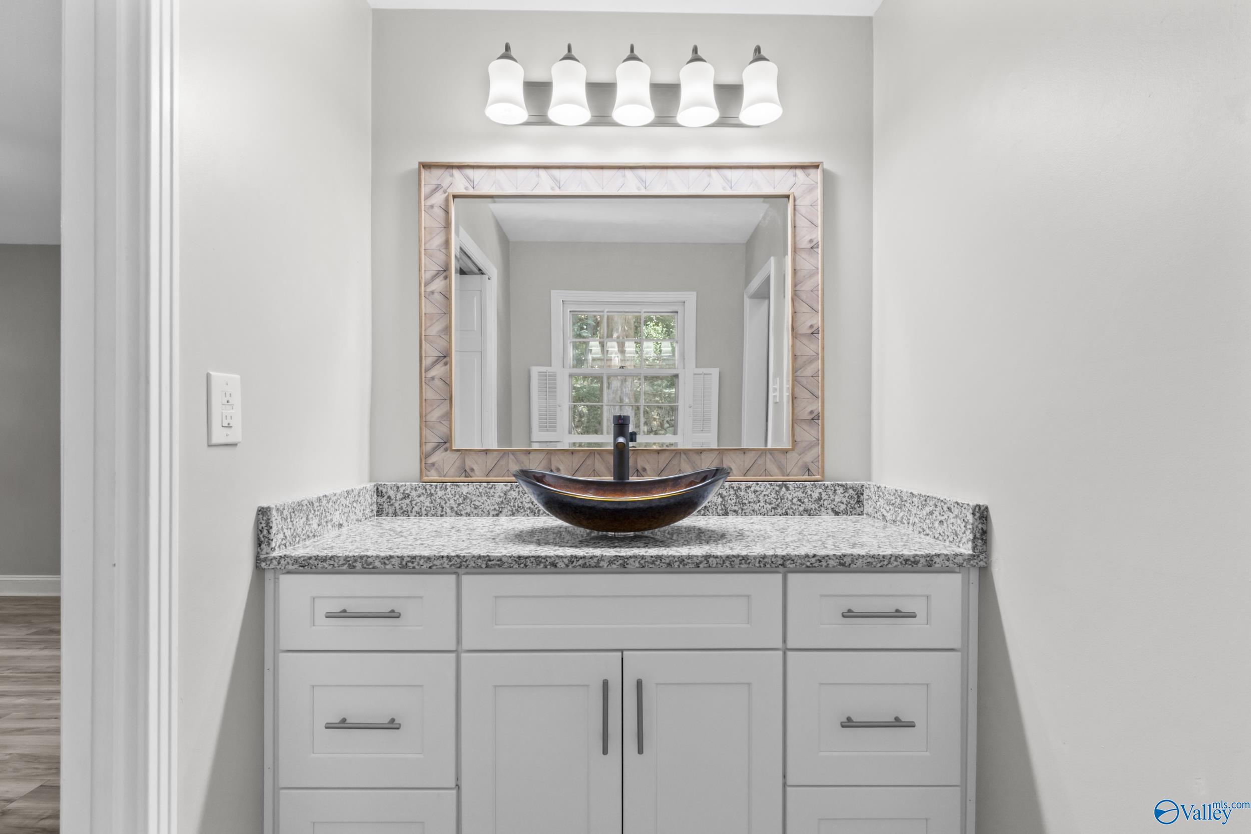 2101 Shades Crest Road SE