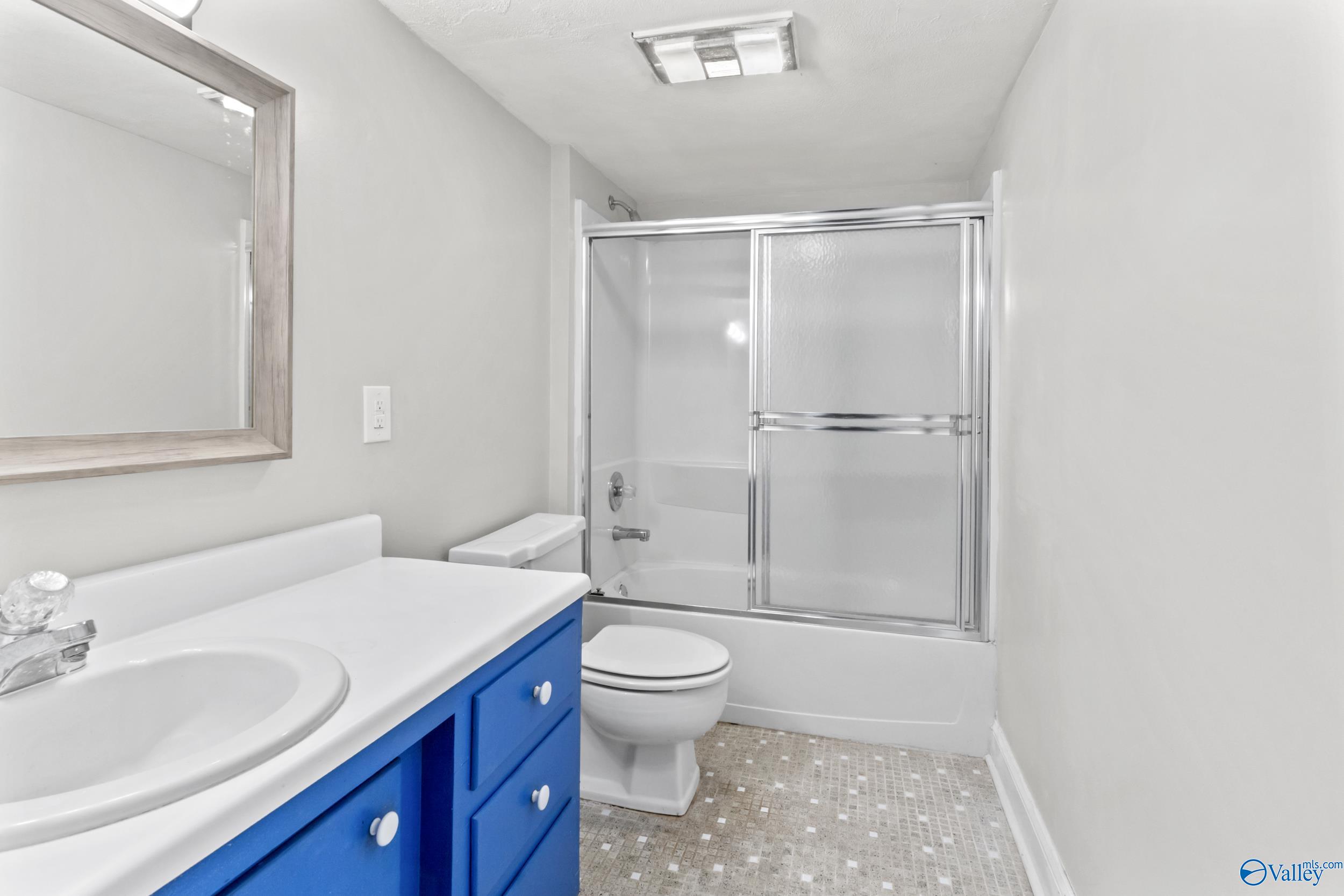 2101 Shades Crest Road SE