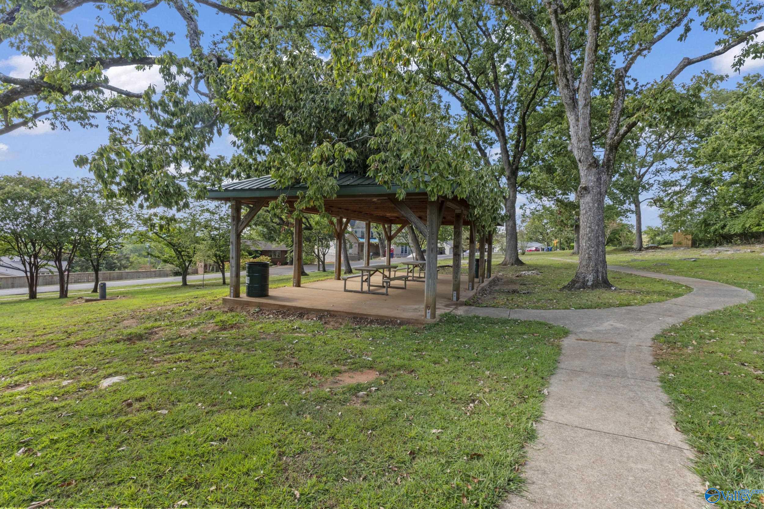 2101 Shades Crest Road SE