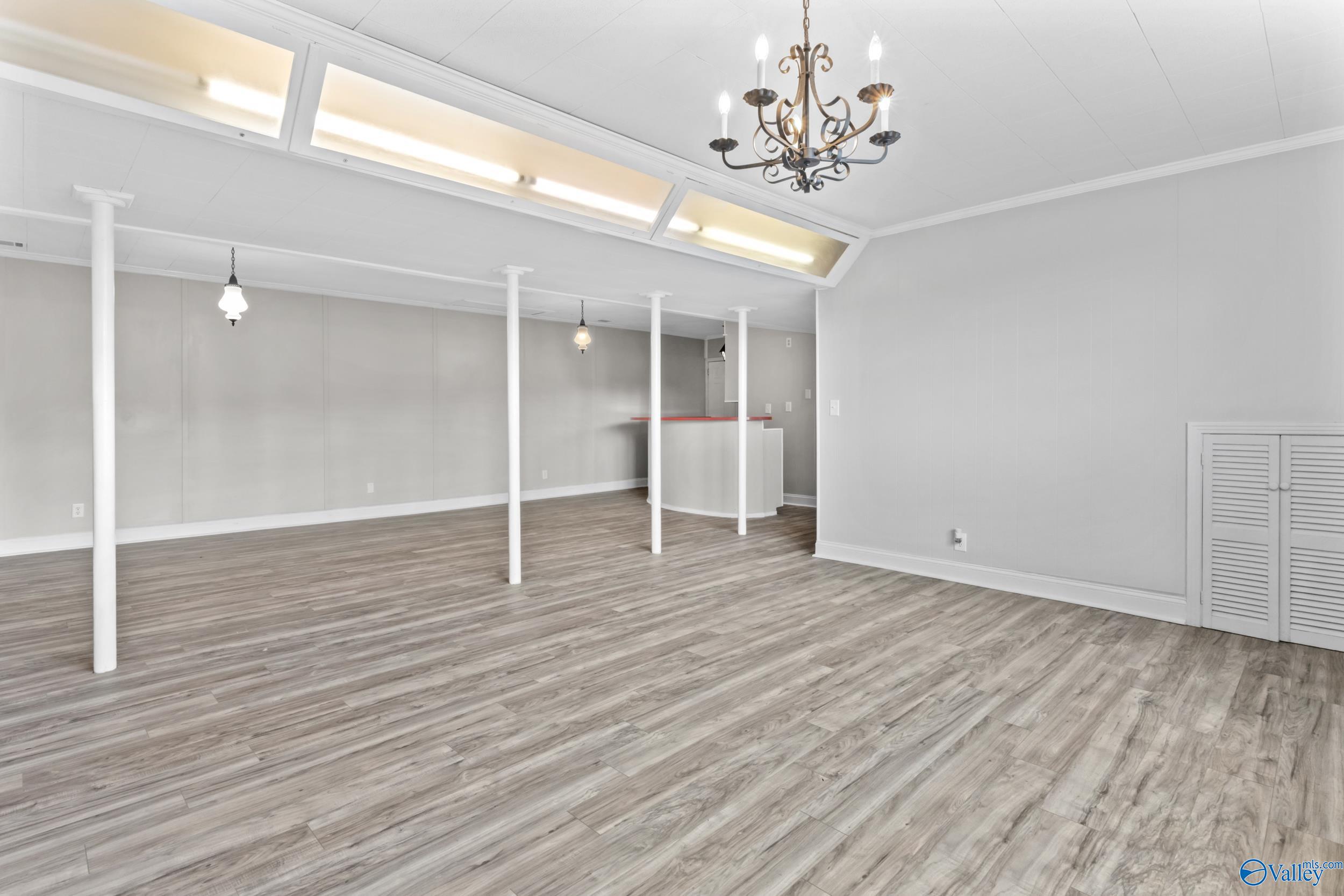 2101 Shades Crest Road SE